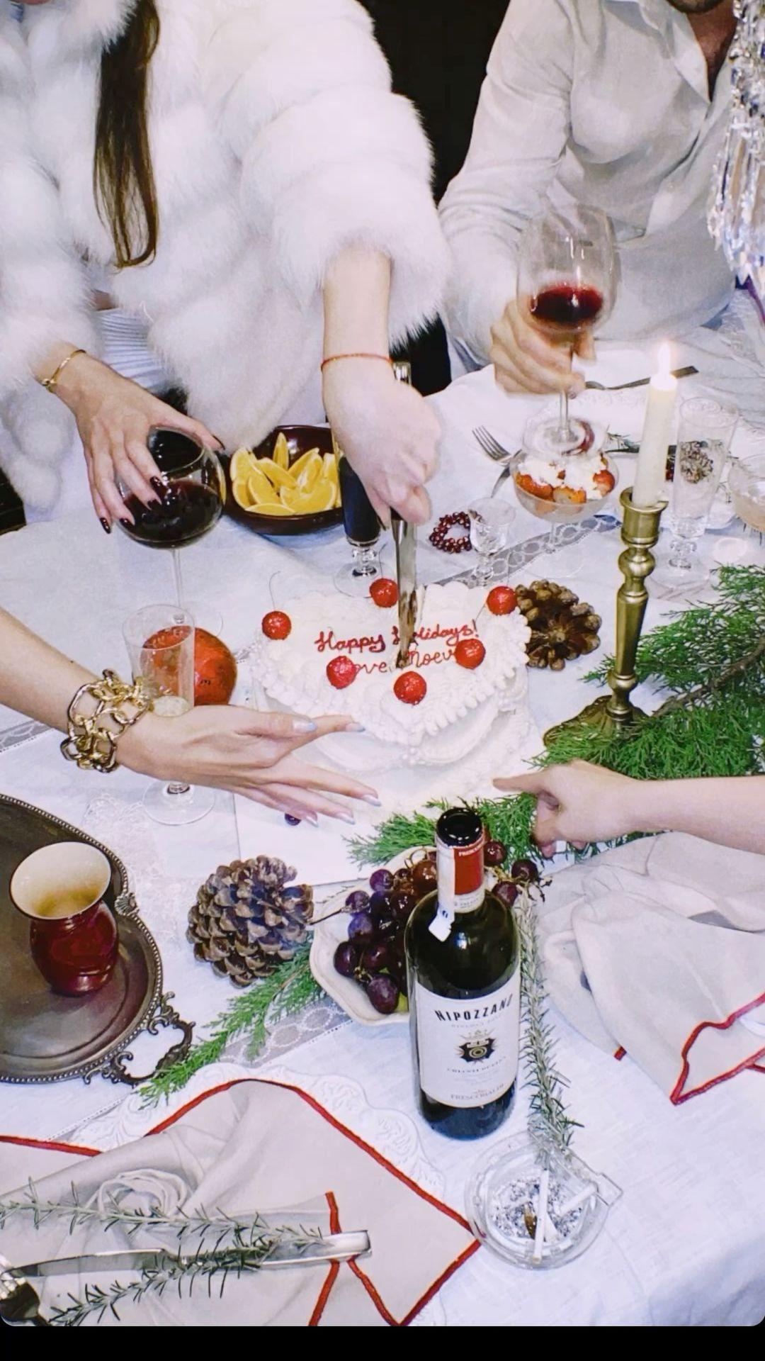 Unwrap the Magic: Unique Christmas Gifting Ideas - Moeva