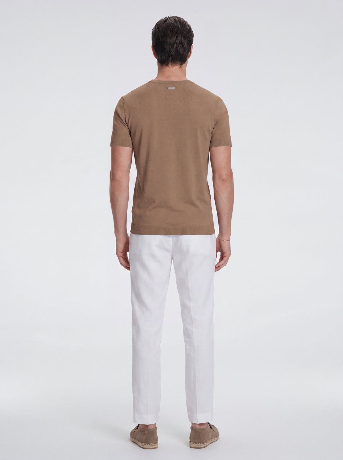 Baron Brown Round-Neck Cotton T-Shirt | Moeva | T-Shirt | Each week unveils new pieces—luxury swimwear, fluid resort silhouettes, and elevated summer-to-evening essentials designed to carry you from coastal escapes to city nights.
