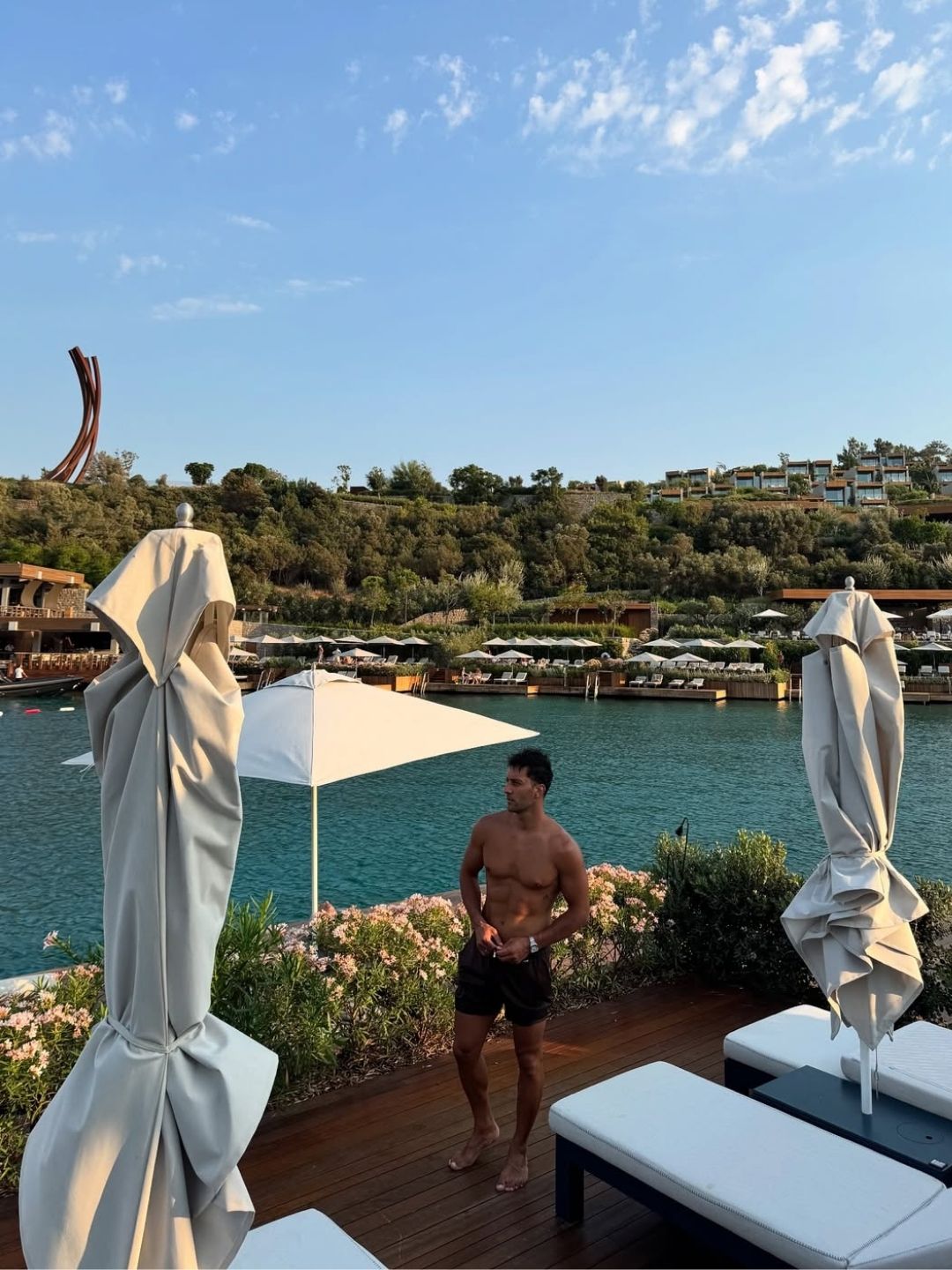 Caner Yıldırım - Louis Brown Quick-Dry Swim Shorts | Moeva | Shorts | Each week unveils new pieces—luxury swimwear, fluid resort silhouettes, and elevated summer-to-evening essentials designed to carry you from coastal escapes to city nights.