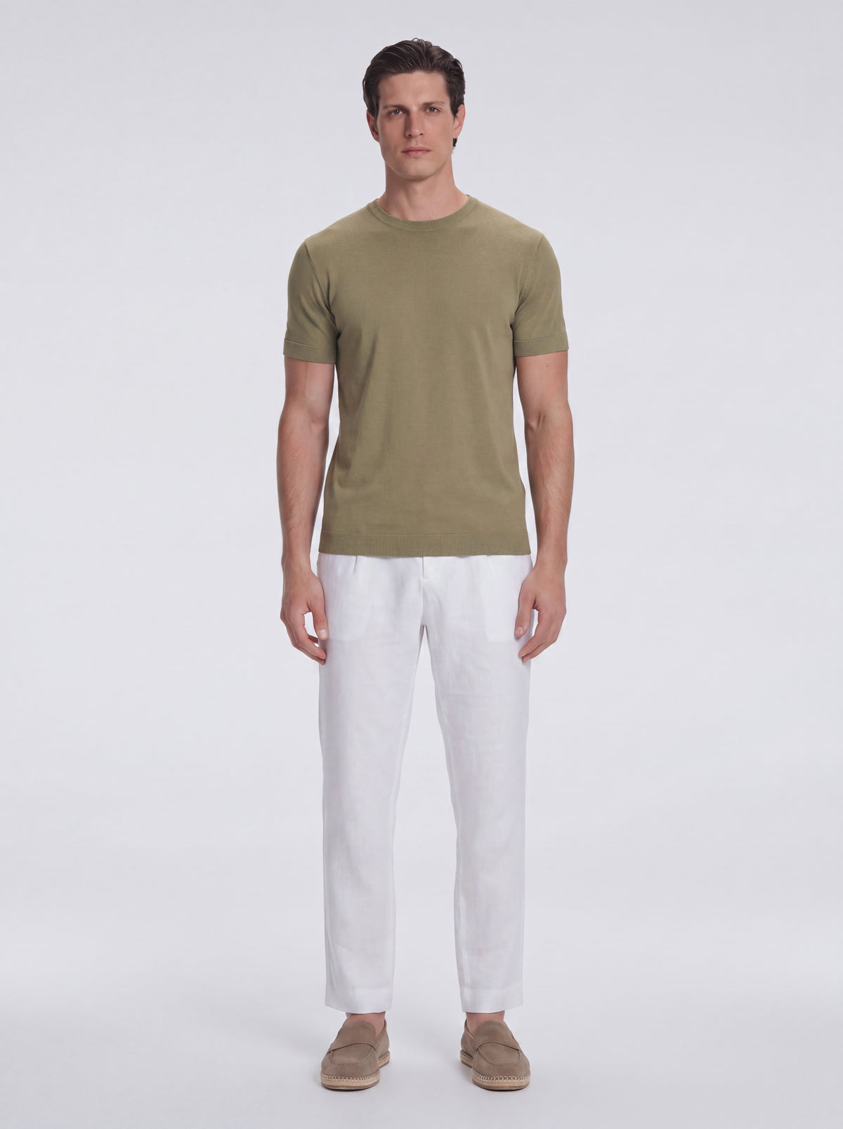 Baron Green Round-Neck Cotton T-Shirt | Moeva | T-Shirt | Each week unveils new pieces—luxury swimwear, fluid resort silhouettes, and elevated summer-to-evening essentials designed to carry you from coastal escapes to city nights.