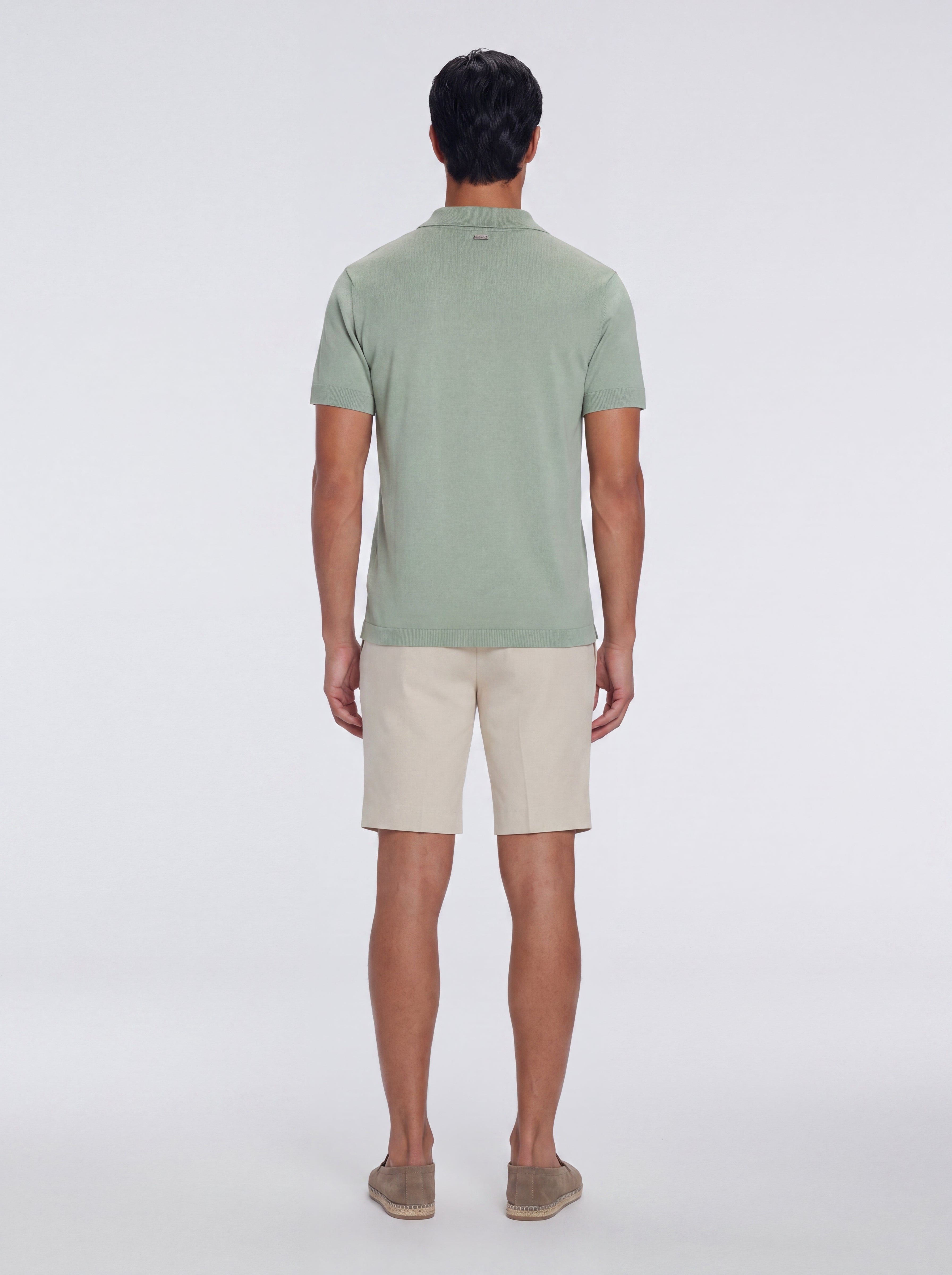 Johan Green Cotton Polo Shirt whit Buttons | Moeva | T-Shirt | Each week unveils new pieces—luxury swimwear, fluid resort silhouettes, and elevated summer-to-evening essentials designed to carry you from coastal escapes to city nights.