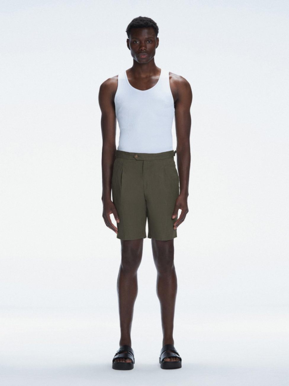 Marco Linen Army Green Shorts | Moeva | Men Shorts | Each week unveils new pieces—luxury swimwear, fluid resort silhouettes, and elevated summer-to-evening essentials designed to carry you from coastal escapes to city nights.