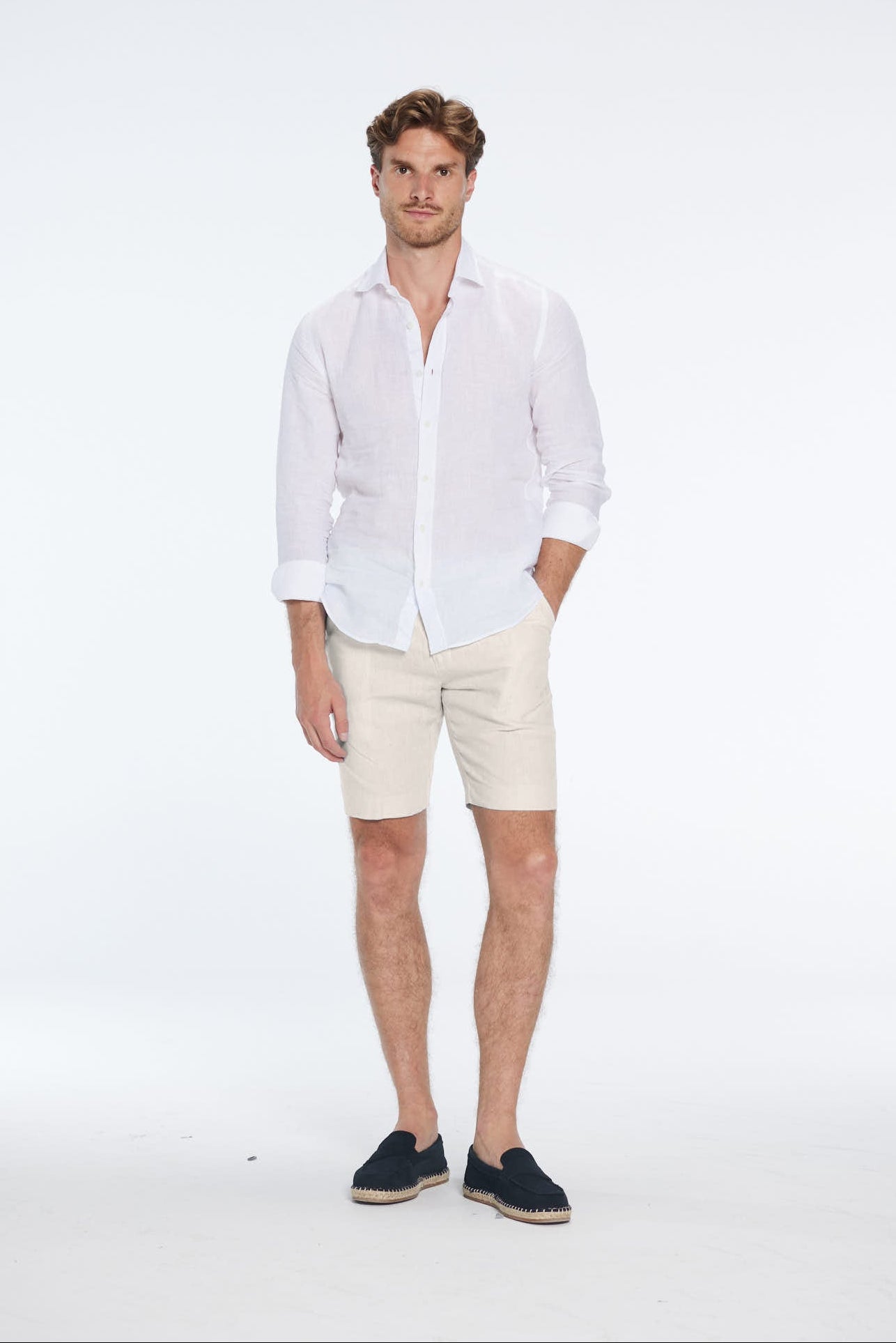 Marco Linen Beige Shorts | Moeva | Shorts | Each week unveils new pieces—luxury swimwear, fluid resort silhouettes, and elevated summer-to-evening essentials designed to carry you from coastal escapes to city nights.