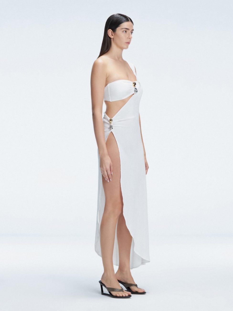 Rosa Crespo-Coraline White One Shoulder Asymetrical Maxi Dress | Moeva | Beachwear Dresses | Each week unveils new pieces—luxury swimwear, fluid resort silhouettes, and elevated summer-to-evening essentials designed to carry you from coastal escapes to city nights.