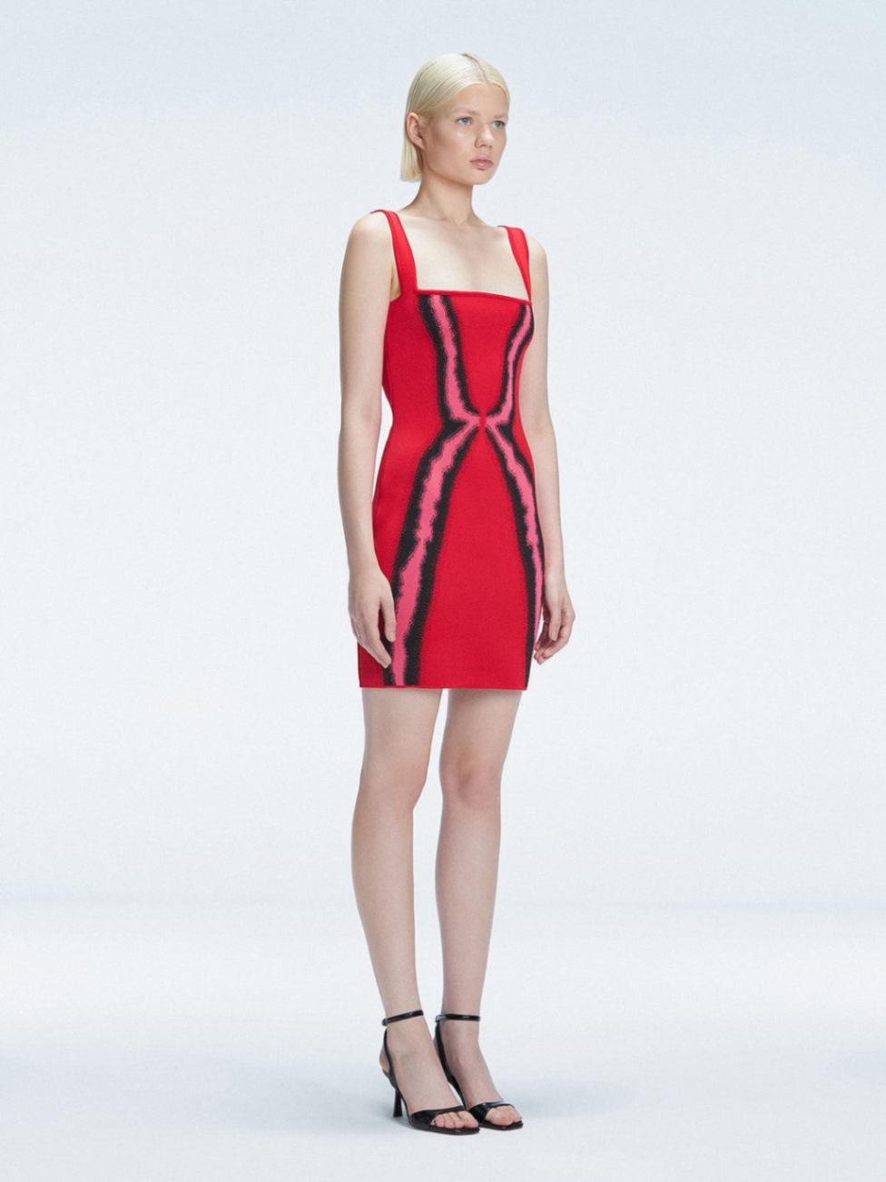 Anais Red Degraded Square Neck Mini Dress | Moeva | Dress | Each week unveils new pieces—luxury swimwear, fluid resort silhouettes, and elevated summer-to-evening essentials designed to carry you from coastal escapes to city nights.