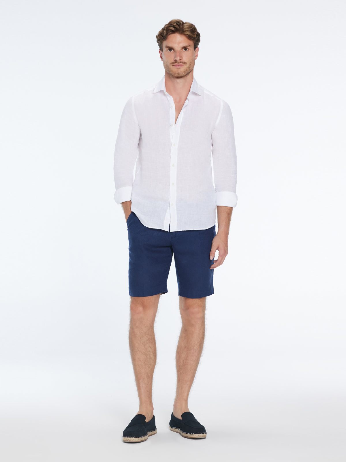 Marco Linen Dark Blue Shorts | Moeva | Shorts | Each week unveils new pieces—luxury swimwear, fluid resort silhouettes, and elevated summer-to-evening essentials designed to carry you from coastal escapes to city nights.