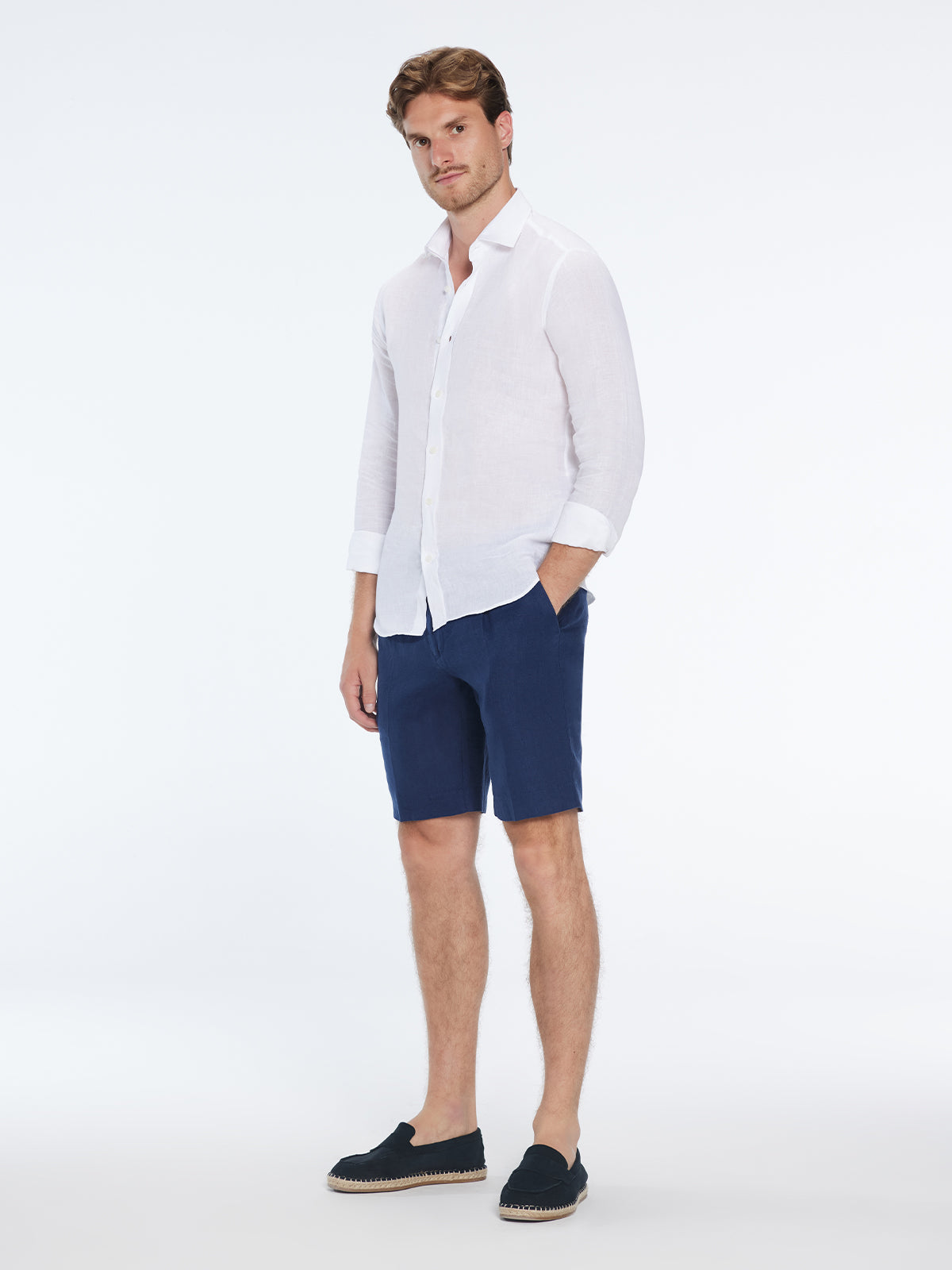 Marco Linen Dark Blue Shorts | Moeva | Shorts | Each week unveils new pieces—luxury swimwear, fluid resort silhouettes, and elevated summer-to-evening essentials designed to carry you from coastal escapes to city nights.
