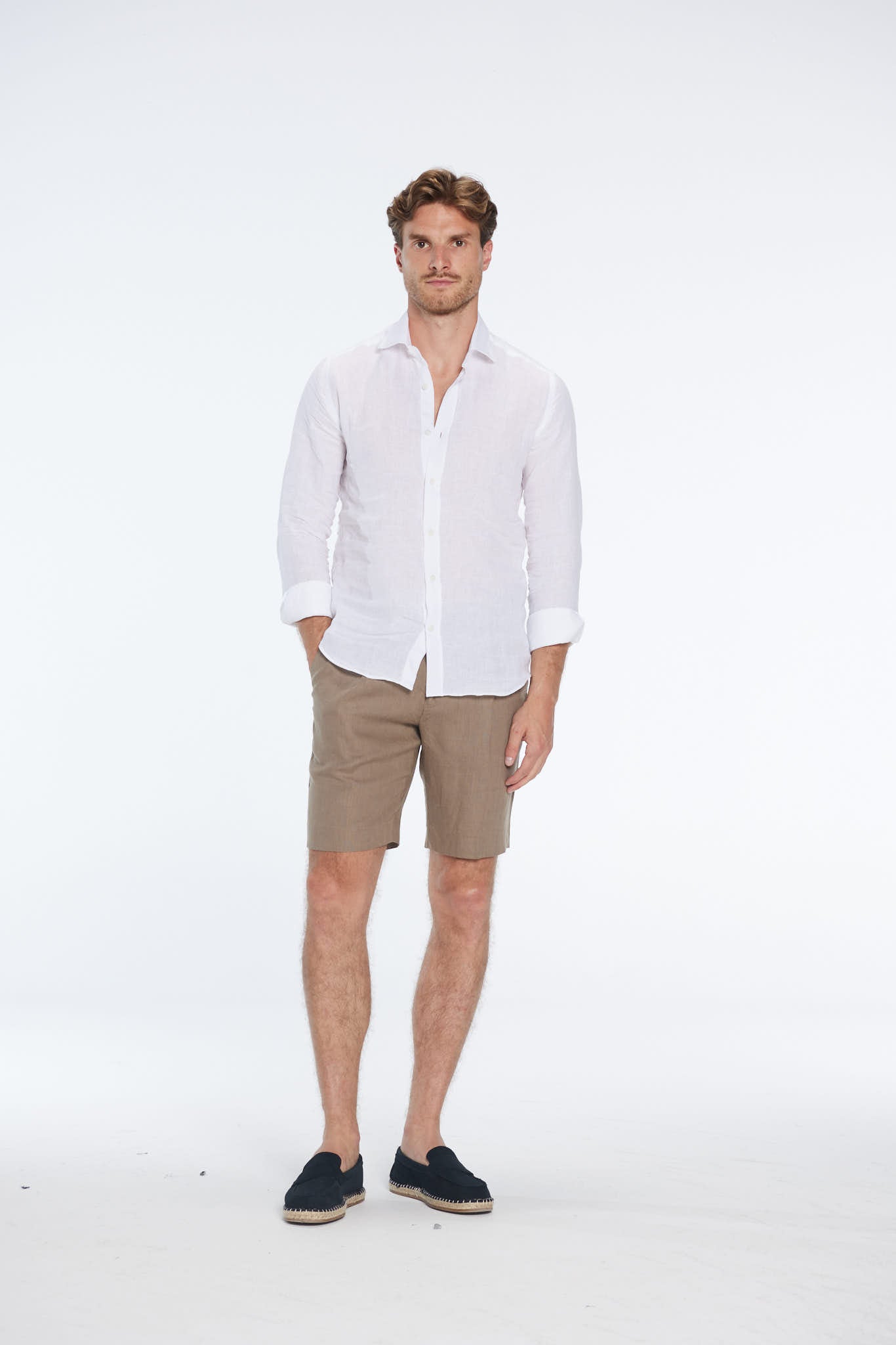 Marco Linen Taupe Shorts | Moeva | Men Shorts | Each week unveils new pieces—luxury swimwear, fluid resort silhouettes, and elevated summer-to-evening essentials designed to carry you from coastal escapes to city nights.
