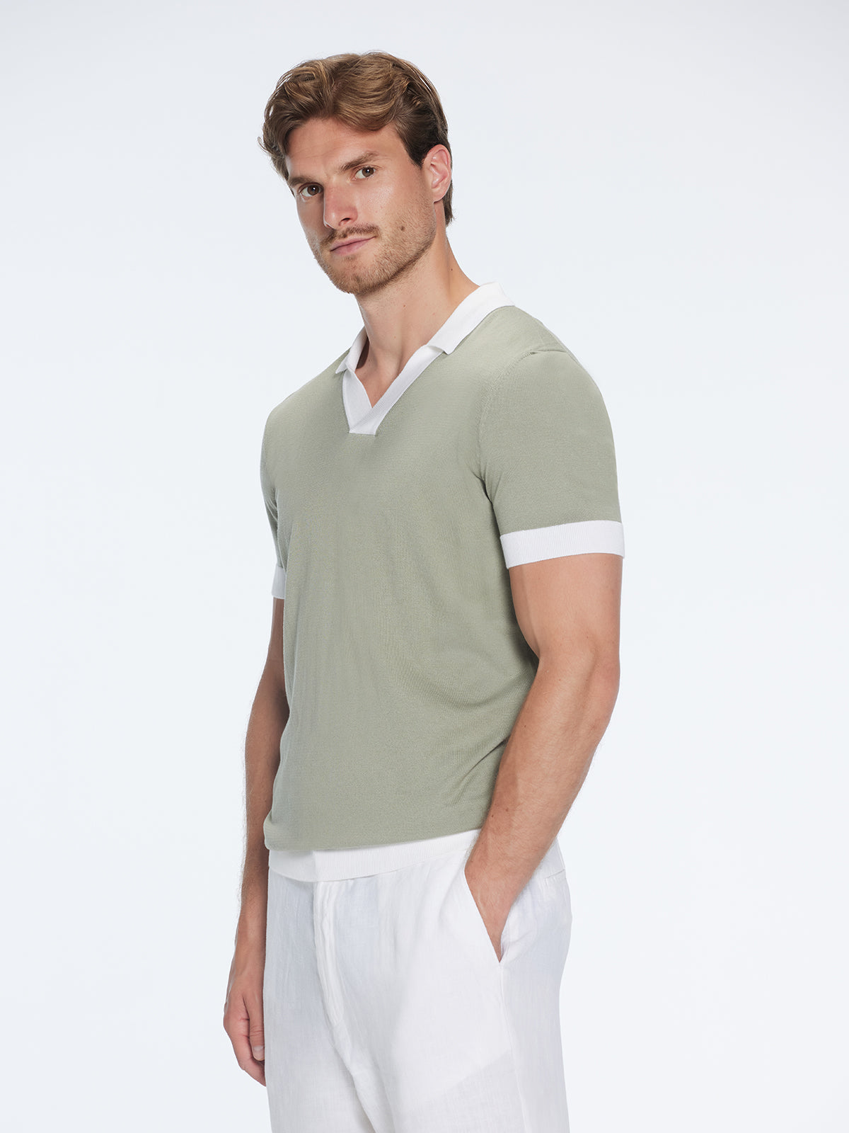 Troy Green/White V-Neck T-Shirt with Contrast Trim | Moeva | T-Shirt | Each week unveils new pieces—luxury swimwear, fluid resort silhouettes, and elevated summer-to-evening essentials designed to carry you from coastal escapes to city nights.