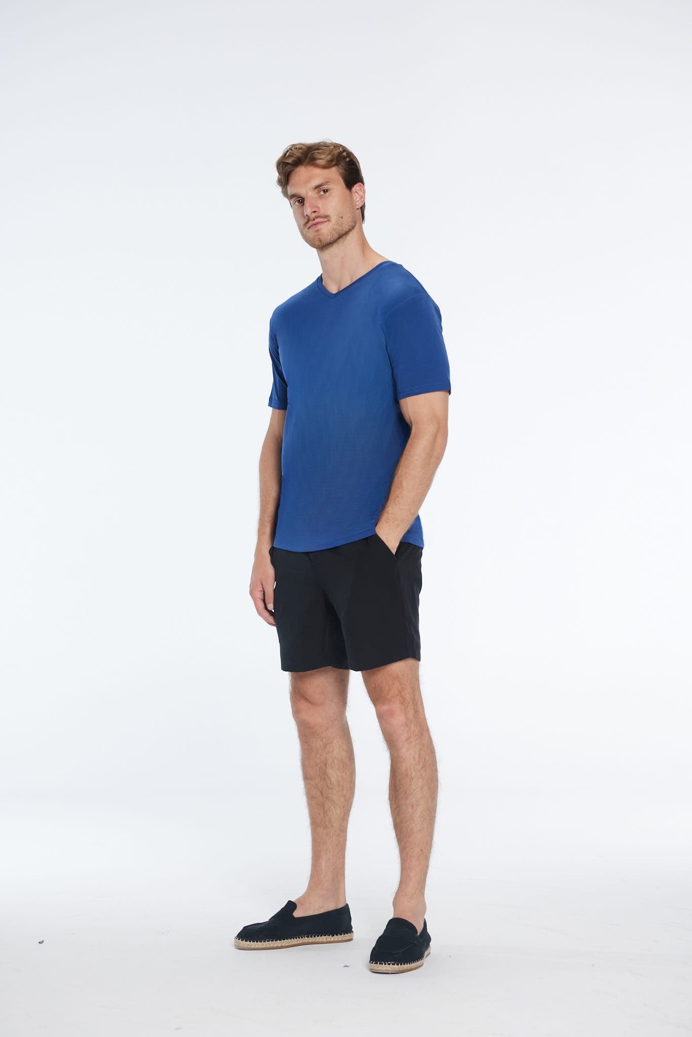 Rex Blue V-Neck Cotton T-Shirt | Moeva | Men V-Neck Shirts | Each week unveils new pieces—luxury swimwear, fluid resort silhouettes, and elevated summer-to-evening essentials designed to carry you from coastal escapes to city nights.