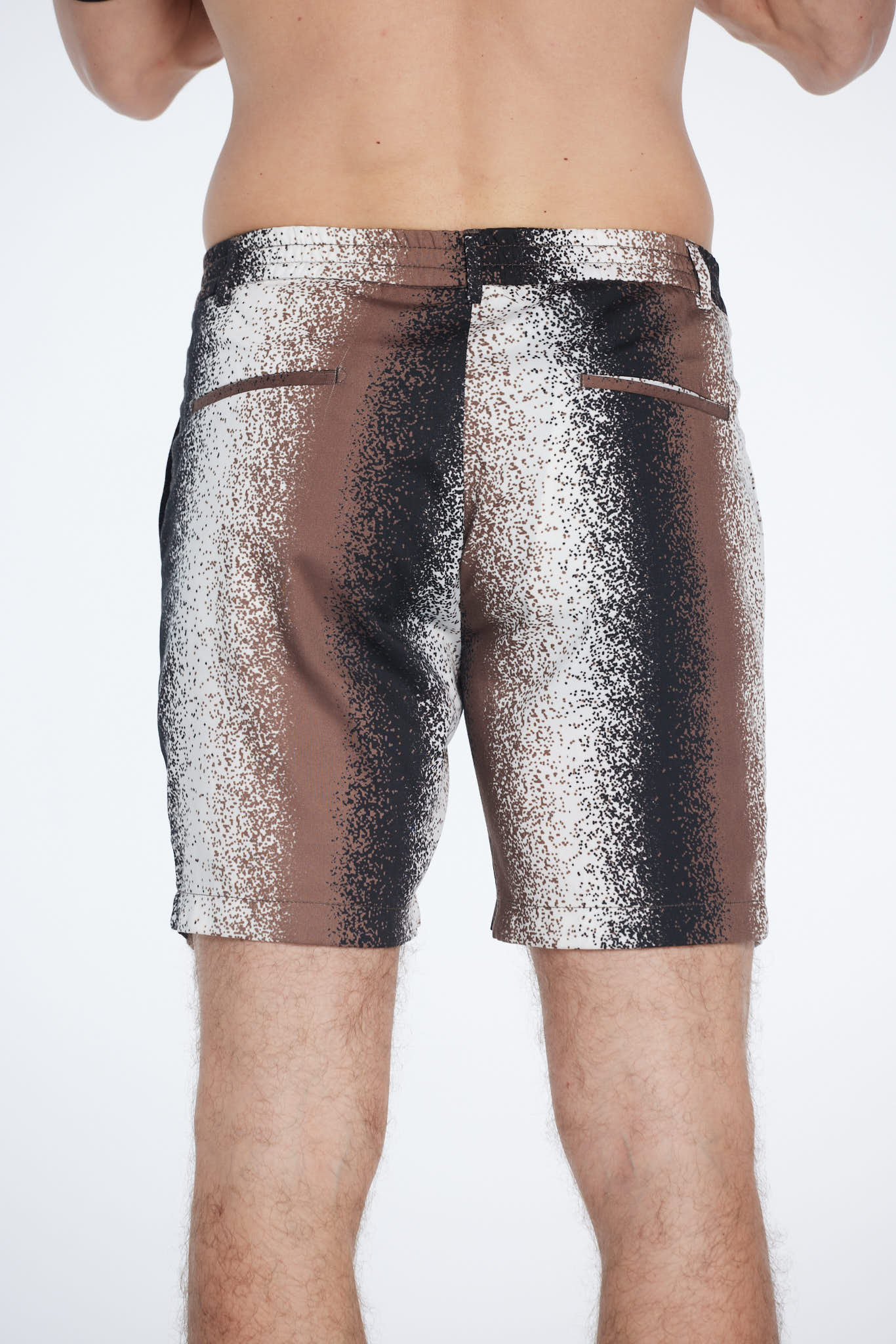 Dominic Brown Degraded Cotton Shorts | Moeva | Shorts | Each week unveils new pieces—luxury swimwear, fluid resort silhouettes, and elevated summer-to-evening essentials designed to carry you from coastal escapes to city nights.