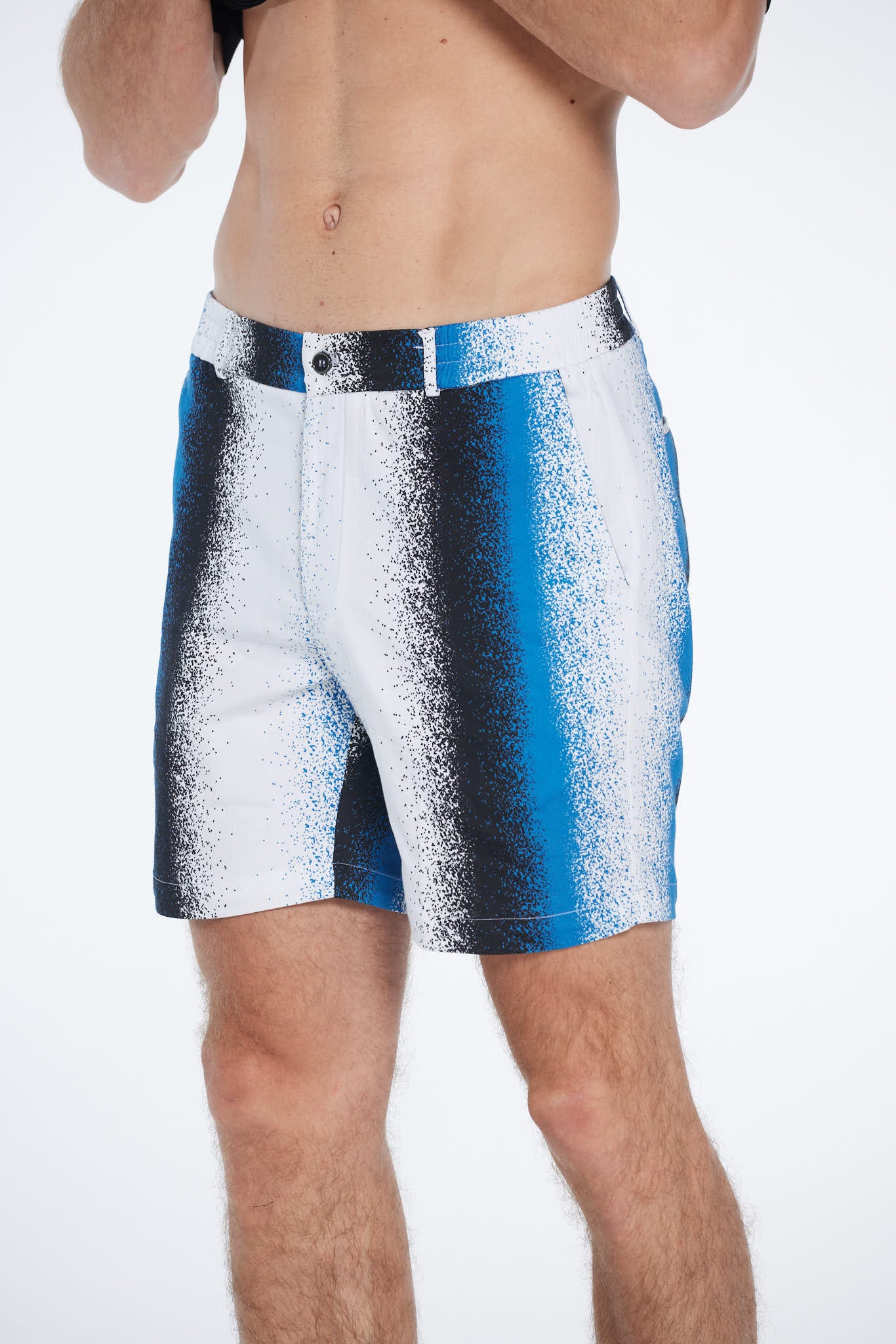 Dominic Blue Degraded Cotton Shorts | Moeva | Shorts | Each week unveils new pieces—luxury swimwear, fluid resort silhouettes, and elevated summer-to-evening essentials designed to carry you from coastal escapes to city nights.