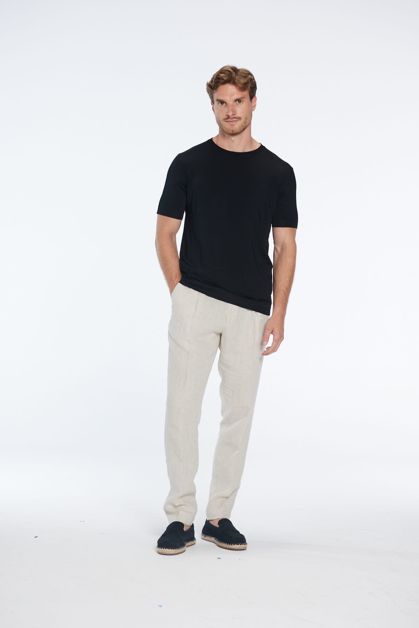 Enzo Beige Linen Straight-Leg Pants | Moeva | Men Pants | Each week unveils new pieces—luxury swimwear, fluid resort silhouettes, and elevated summer-to-evening essentials designed to carry you from coastal escapes to city nights.