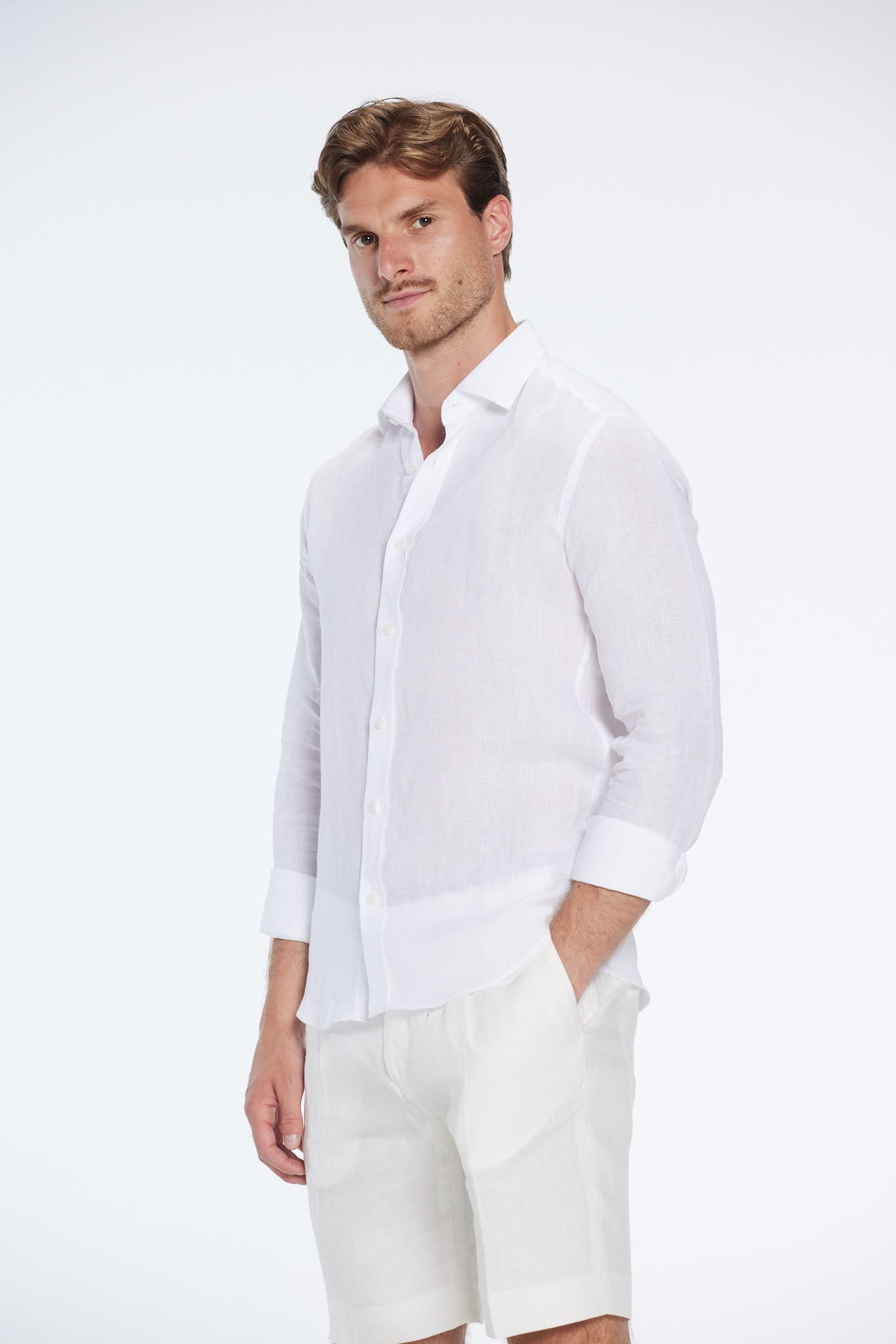 Harry White Linen Shirt with Spread Collar | Moeva | Men Classic Collar Shirts | Each week unveils new pieces—luxury swimwear, fluid resort silhouettes, and elevated summer-to-evening essentials designed to carry you from coastal escapes to city nights.