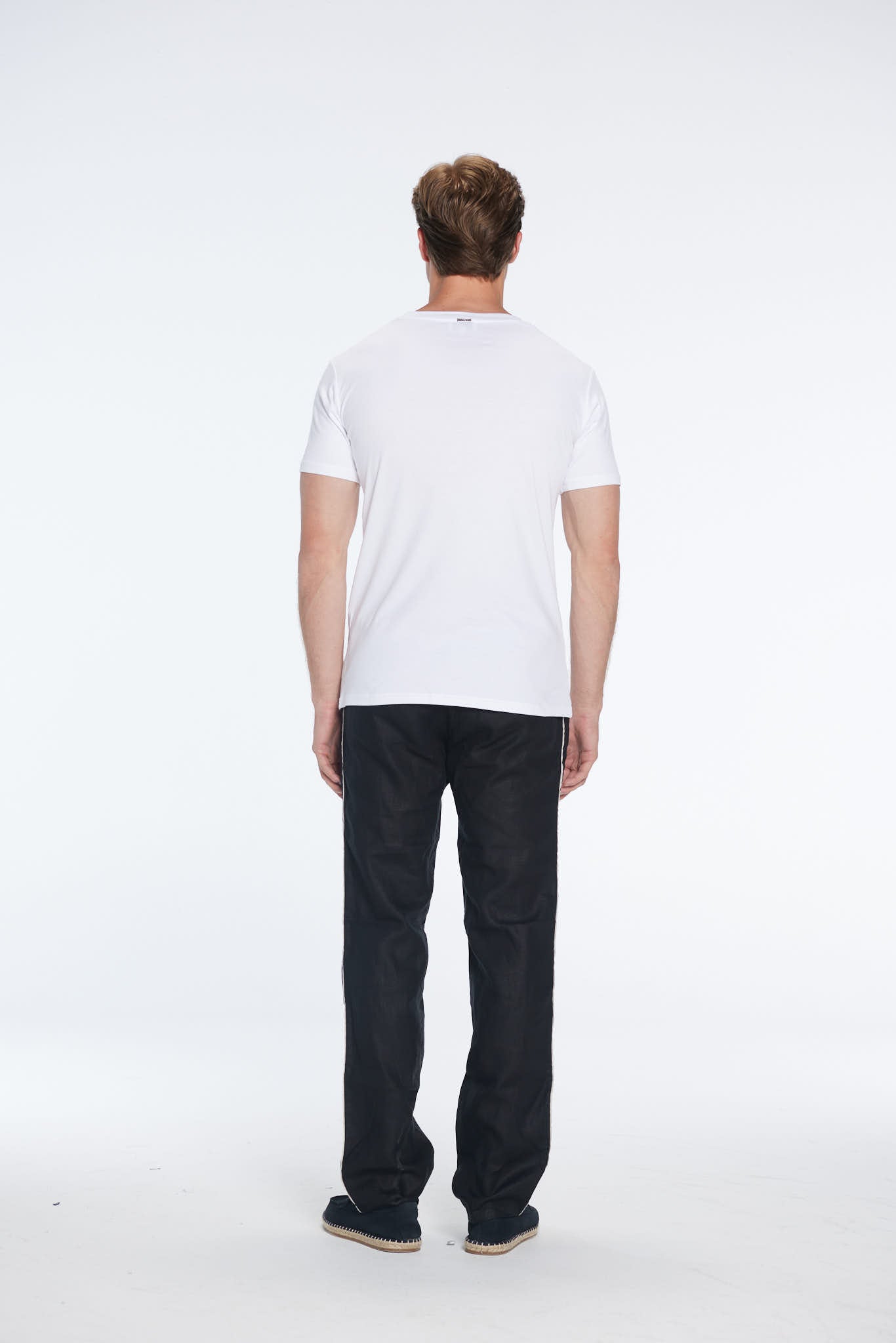Joseph Black Linen Straight-Leg Pants | Moeva | Men Pants | Each week unveils new pieces—luxury swimwear, fluid resort silhouettes, and elevated summer-to-evening essentials designed to carry you from coastal escapes to city nights.