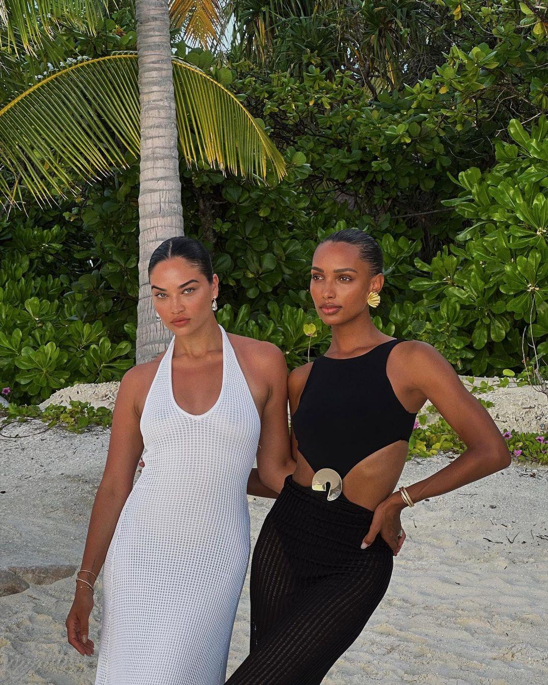 Jasmine Tookes - Honora Black High Neck Swimsuit | Moeva | Swimsuit | Each week unveils new pieces—luxury swimwear, fluid resort silhouettes, and elevated summer-to-evening essentials designed to carry you from coastal escapes to city nights.