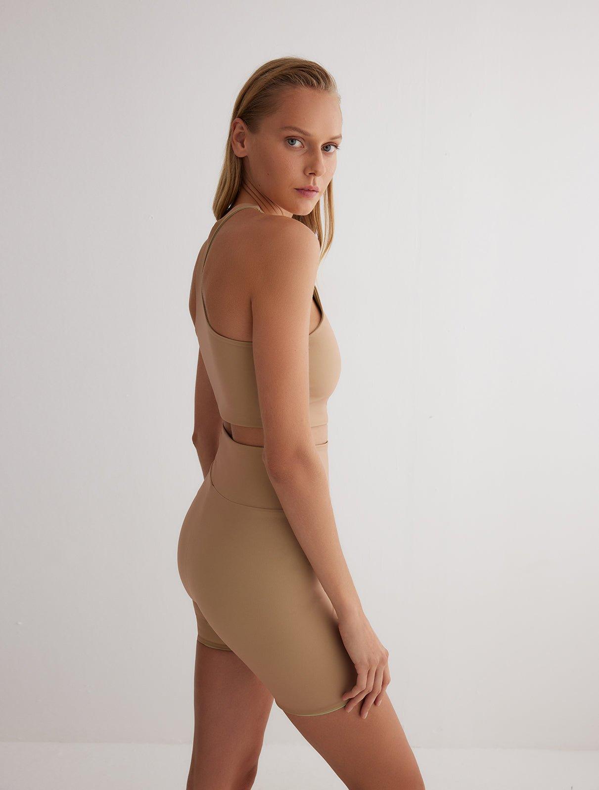 Rocco Green/Nude Reversible Shorts | Moeva | Women Beachwear Shorts | Each week unveils new pieces—luxury swimwear, fluid resort silhouettes, and elevated summer-to-evening essentials designed to carry you from coastal escapes to city nights.