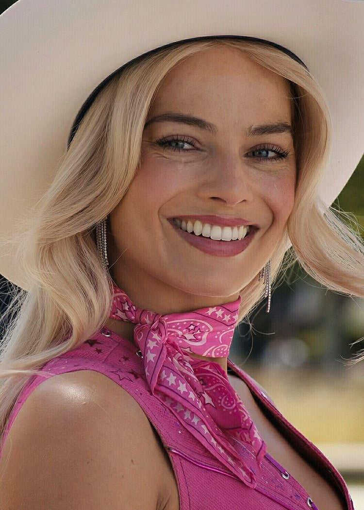 Barbiecore Trend - Moeva