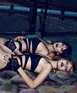 Gigi & Bella Hadid - Moeva