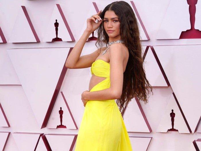 Oscars 2021 Best Red Carpet Moments - Moeva