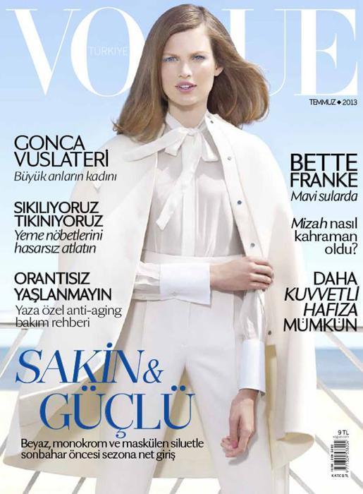 VOGUE TURKEY - Moeva