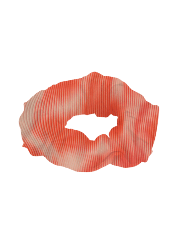 Peggy Red Degraded Scrunchie | Moeva | Scrunchie | Each week unveils new pieces—luxury swimwear, fluid resort silhouettes, and elevated summer-to-evening essentials designed to carry you from coastal escapes to city nights.