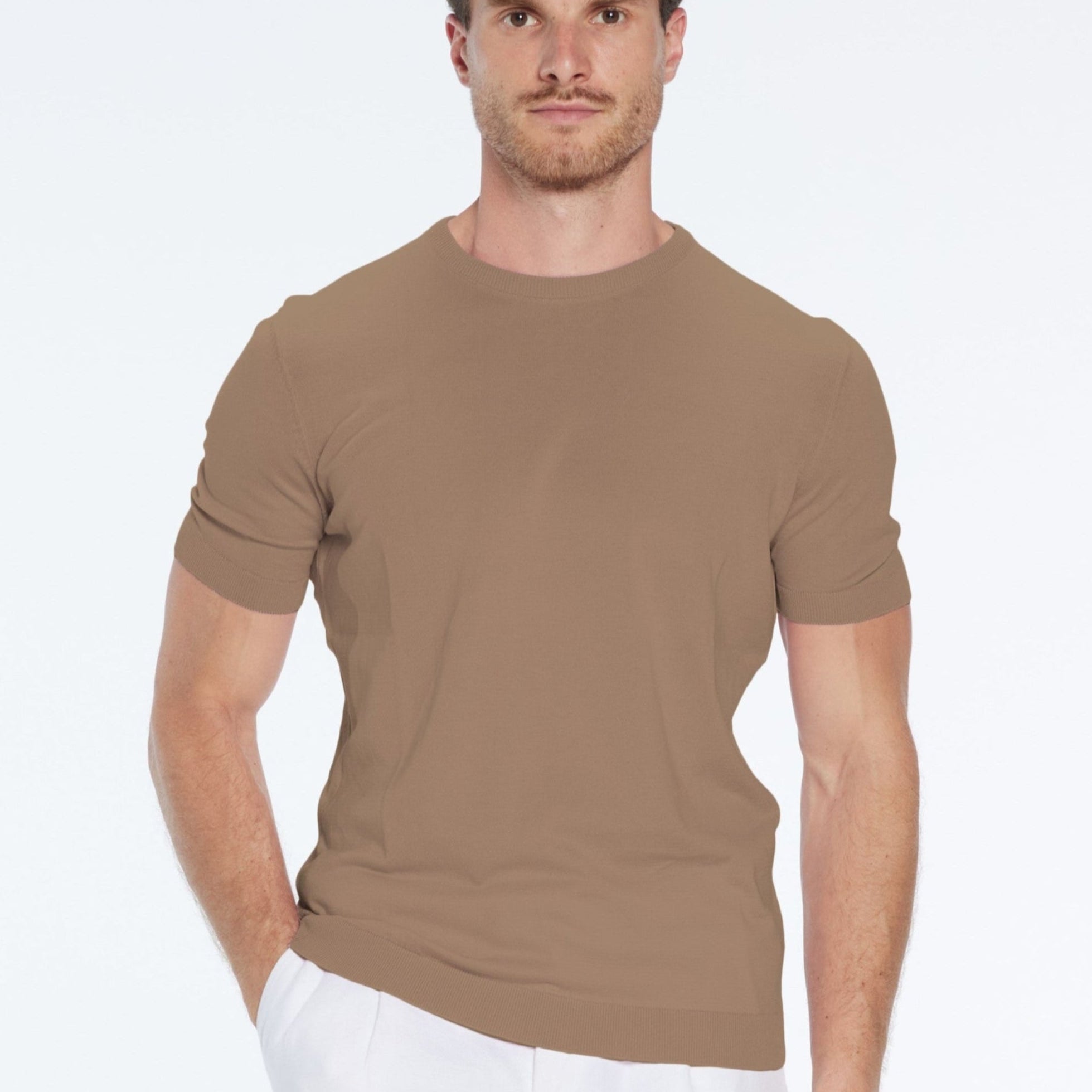 Baron Brown Round-Neck Cotton T-Shirt | Moeva | T-Shirt | Each week unveils new pieces—luxury swimwear, fluid resort silhouettes, and elevated summer-to-evening essentials designed to carry you from coastal escapes to city nights.