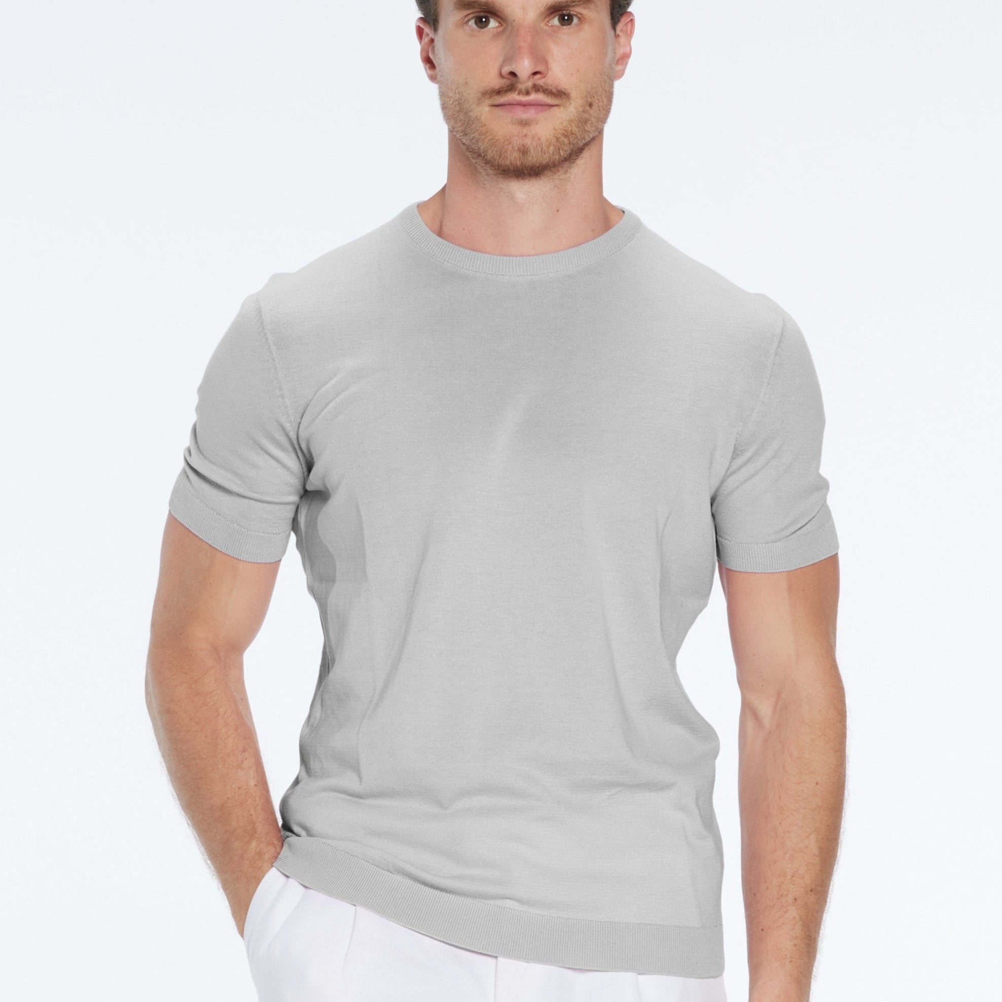 Baron Grey Round-Neck Cotton T-Shirt | Moeva | T-Shirt | Each week unveils new pieces—luxury swimwear, fluid resort silhouettes, and elevated summer-to-evening essentials designed to carry you from coastal escapes to city nights.