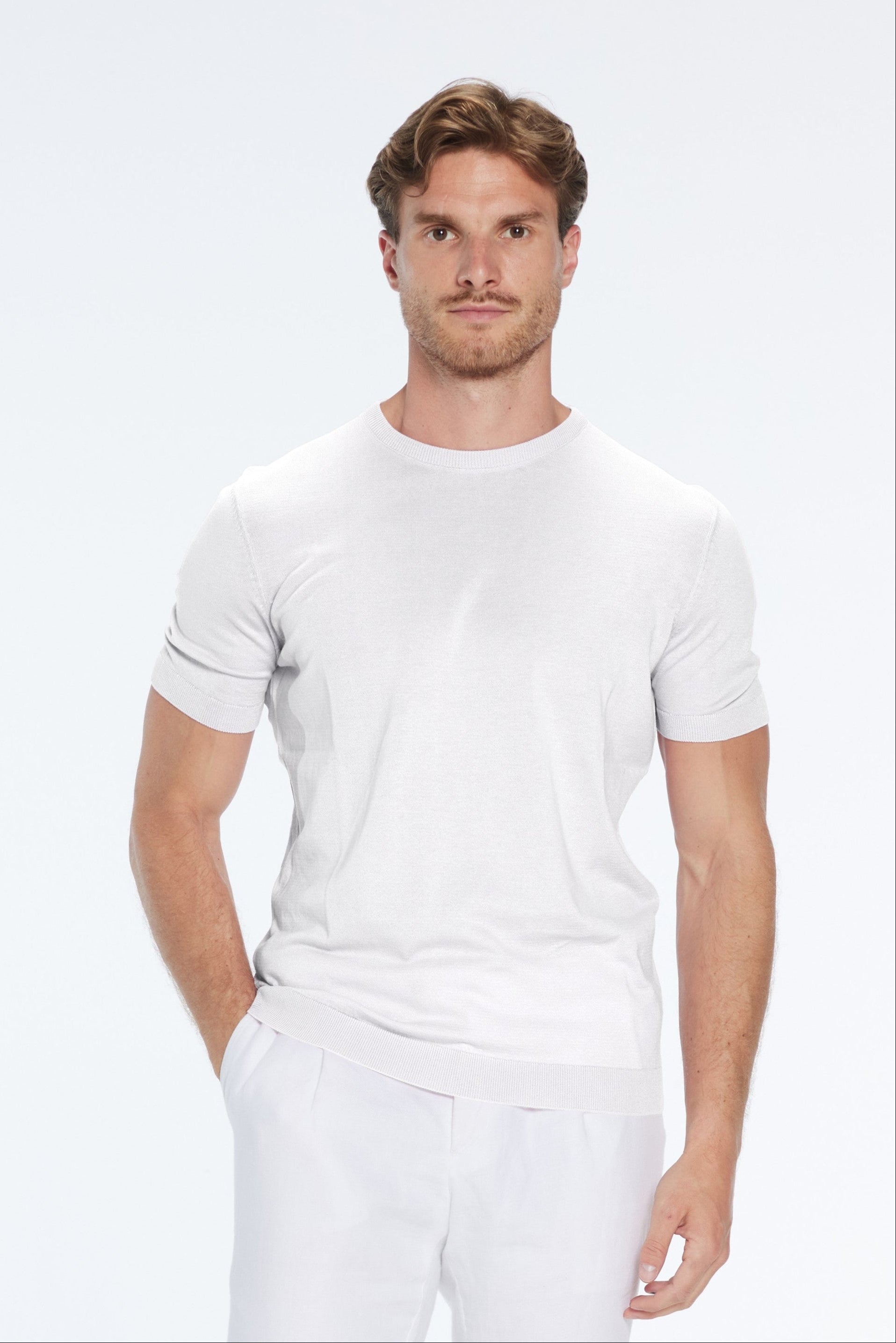 Baron White Round-Neck Cotton T-Shirt | Moeva | | Each week unveils new pieces—luxury swimwear, fluid resort silhouettes, and elevated summer-to-evening essentials designed to carry you from coastal escapes to city nights.