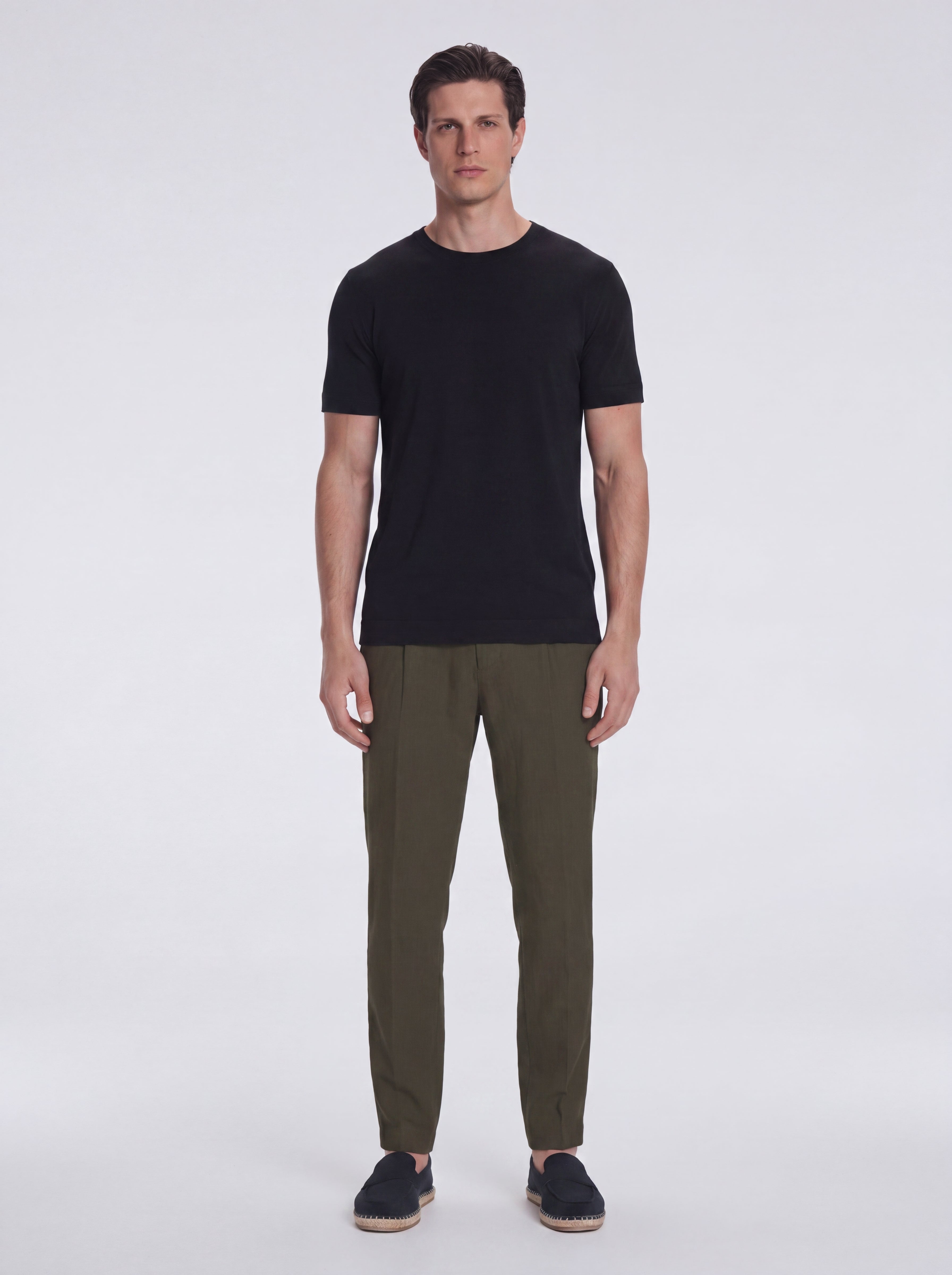 Enzo Army Green Linen Straight-Leg Pants | Moeva | Pants | Each week unveils new pieces—luxury swimwear, fluid resort silhouettes, and elevated summer-to-evening essentials designed to carry you from coastal escapes to city nights.