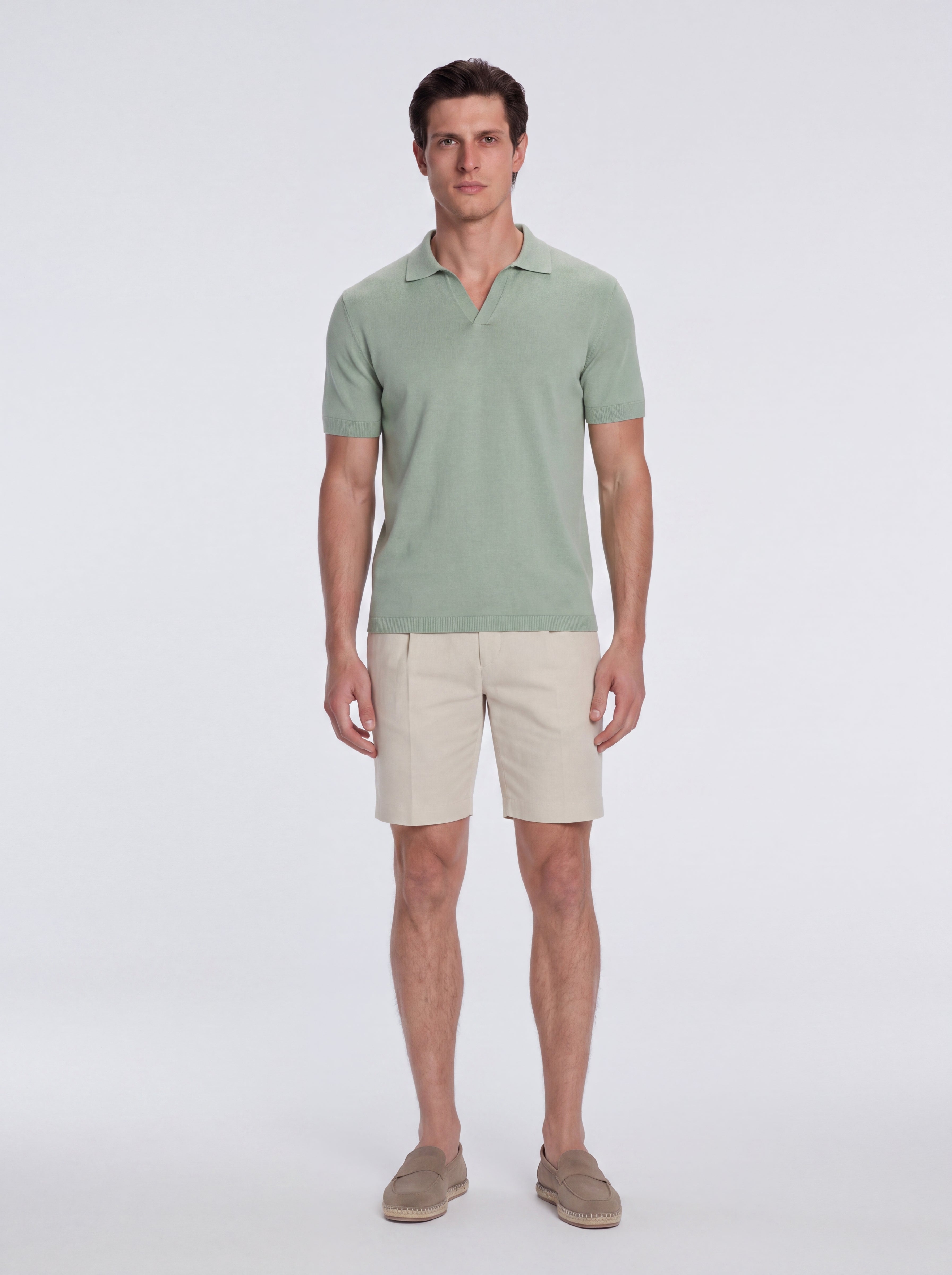 Johan Green Cotton Polo Shirt whit Buttons | Moeva | T-Shirt | Each week unveils new pieces—luxury swimwear, fluid resort silhouettes, and elevated summer-to-evening essentials designed to carry you from coastal escapes to city nights.