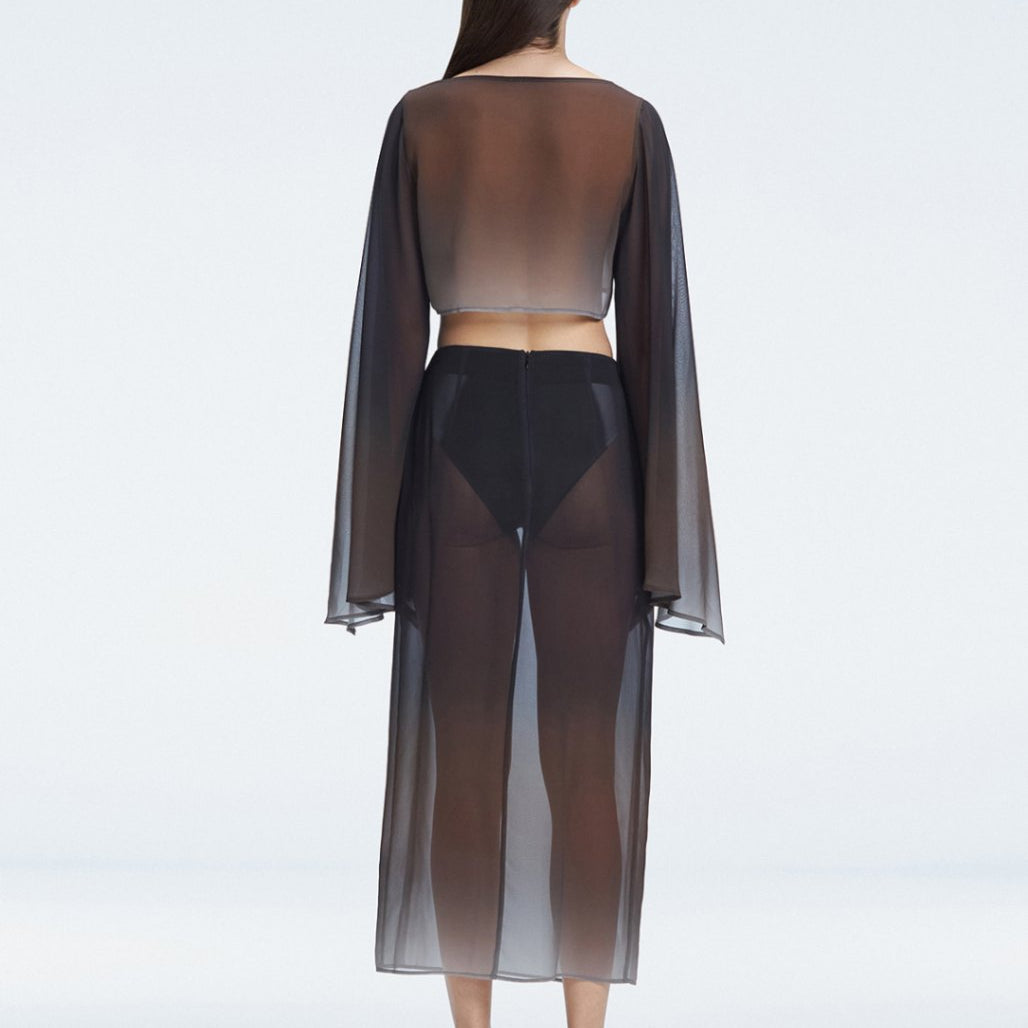 Samantha Black Optical Long Sleeve Crop Top | Moeva | Crop Top | Each week unveils new pieces—luxury swimwear, fluid resort silhouettes, and elevated summer-to-evening essentials designed to carry you from coastal escapes to city nights.