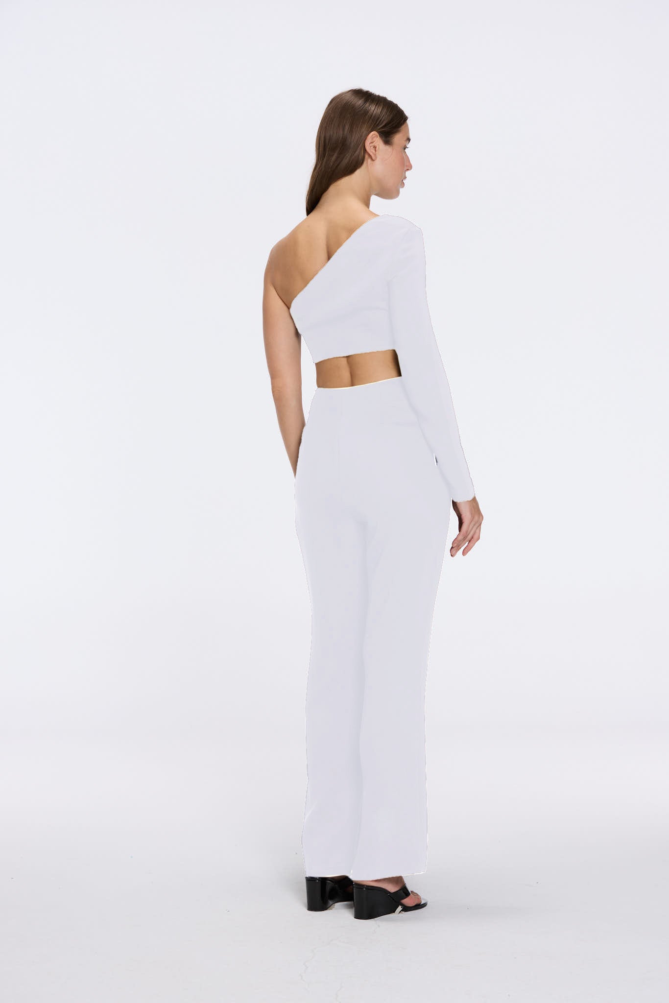 Evangeline White-Brown High-Waist Straight-Leg Pants | Moeva | Women RTW Pants | Each week unveils new pieces—luxury swimwear, fluid resort silhouettes, and elevated summer-to-evening essentials designed to carry you from coastal escapes to city nights.