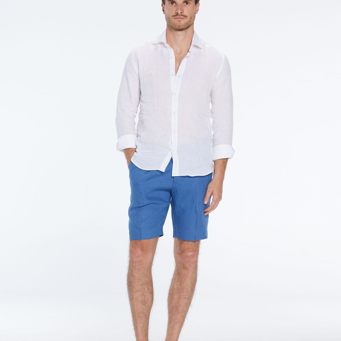 Marco Linen Azure Shorts | Moeva | Shorts | Each week unveils new pieces—luxury swimwear, fluid resort silhouettes, and elevated summer-to-evening essentials designed to carry you from coastal escapes to city nights.