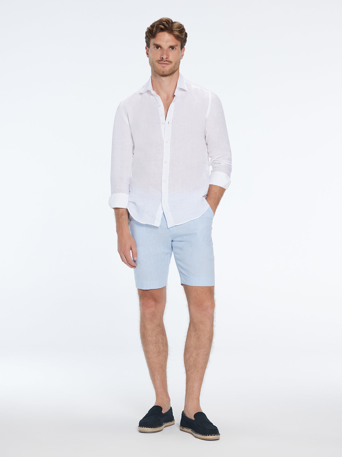 Marco Linen Light Blue Shorts | Moeva | Shorts | Each week unveils new pieces—luxury swimwear, fluid resort silhouettes, and elevated summer-to-evening essentials designed to carry you from coastal escapes to city nights.