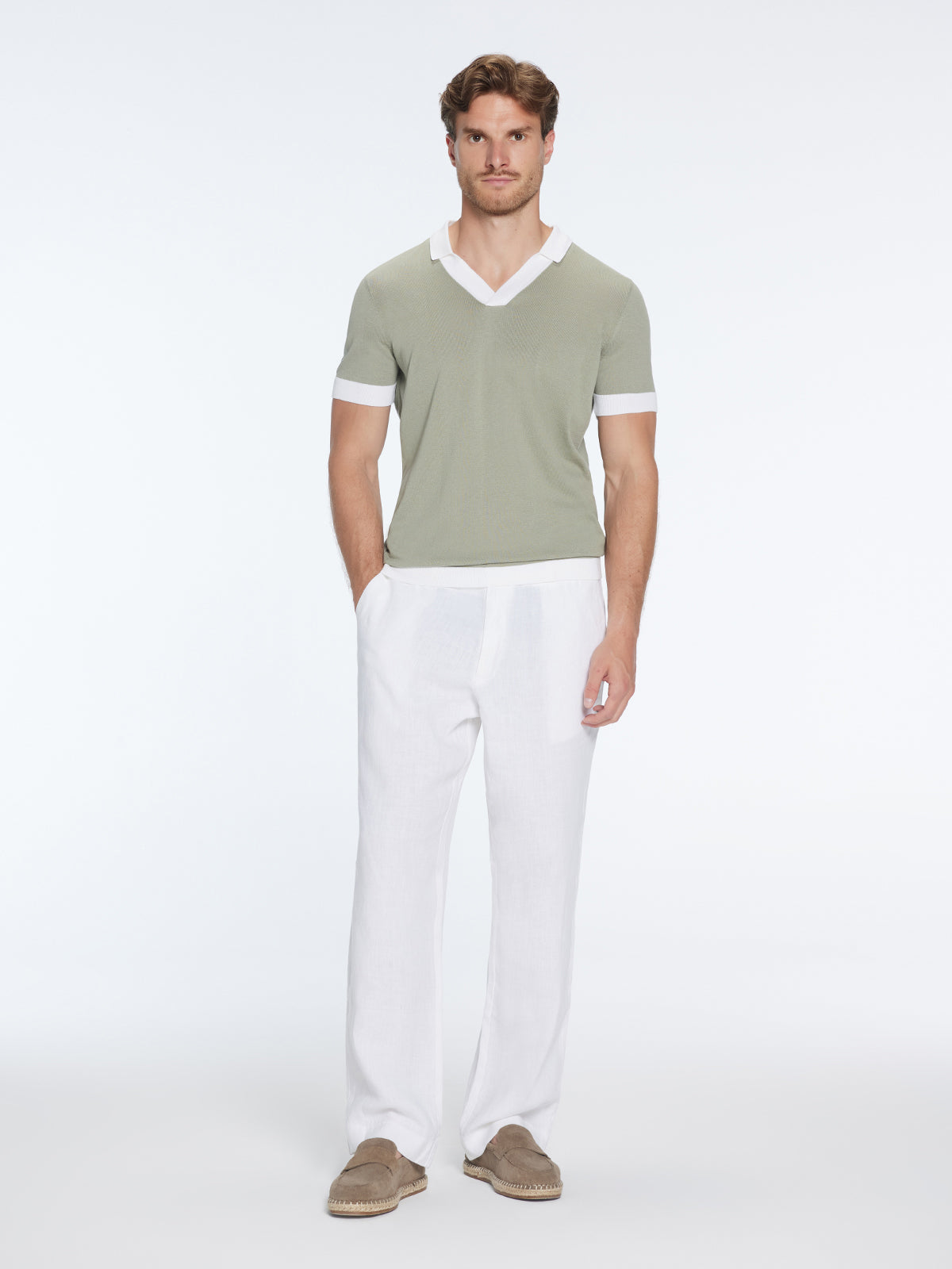 Troy Green/White V-Neck T-Shirt with Contrast Trim | Moeva | T-Shirt | Each week unveils new pieces—luxury swimwear, fluid resort silhouettes, and elevated summer-to-evening essentials designed to carry you from coastal escapes to city nights.