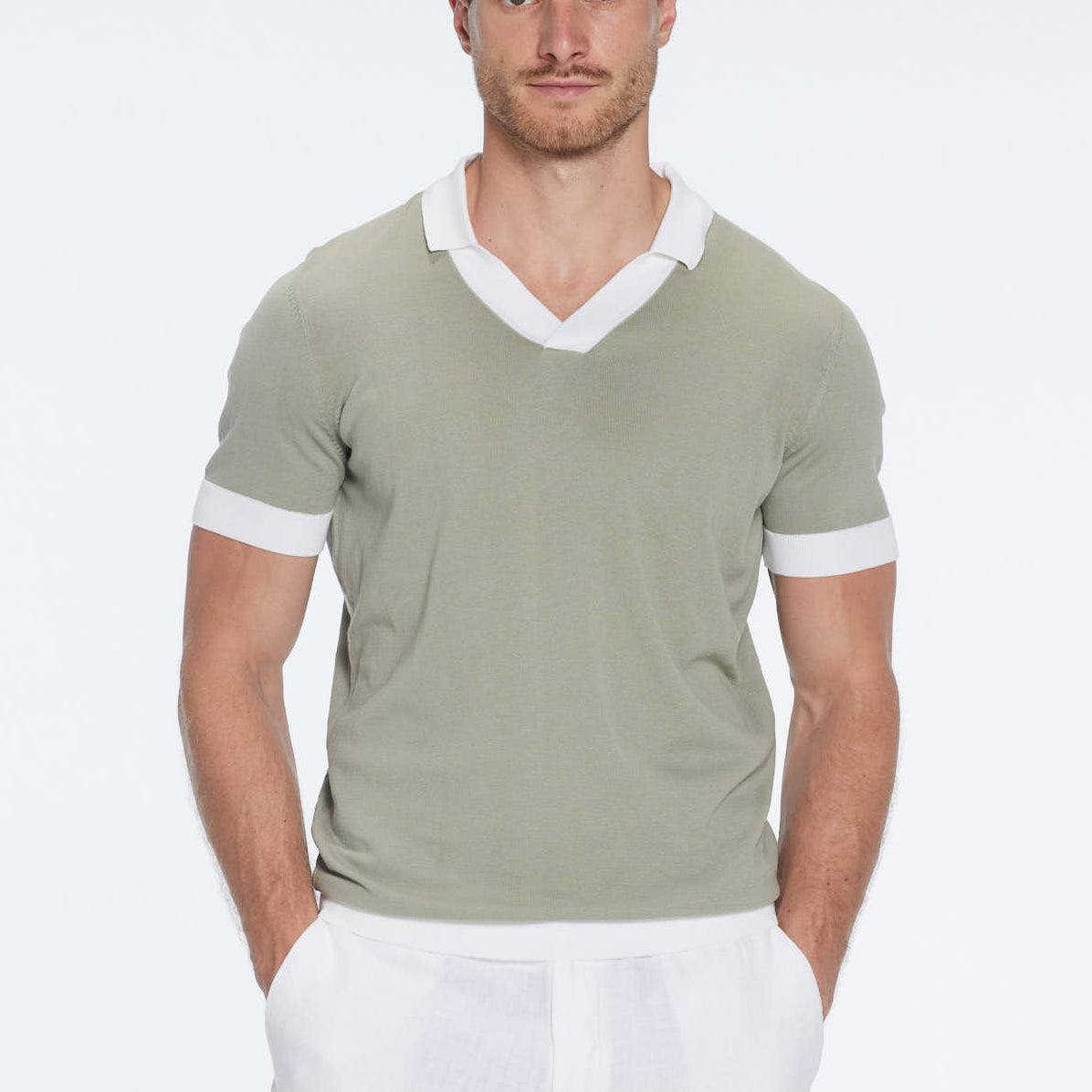 Troy Green/White V-Neck T-Shirt with Contrast Trim | Moeva | T-Shirt | Each week unveils new pieces—luxury swimwear, fluid resort silhouettes, and elevated summer-to-evening essentials designed to carry you from coastal escapes to city nights.