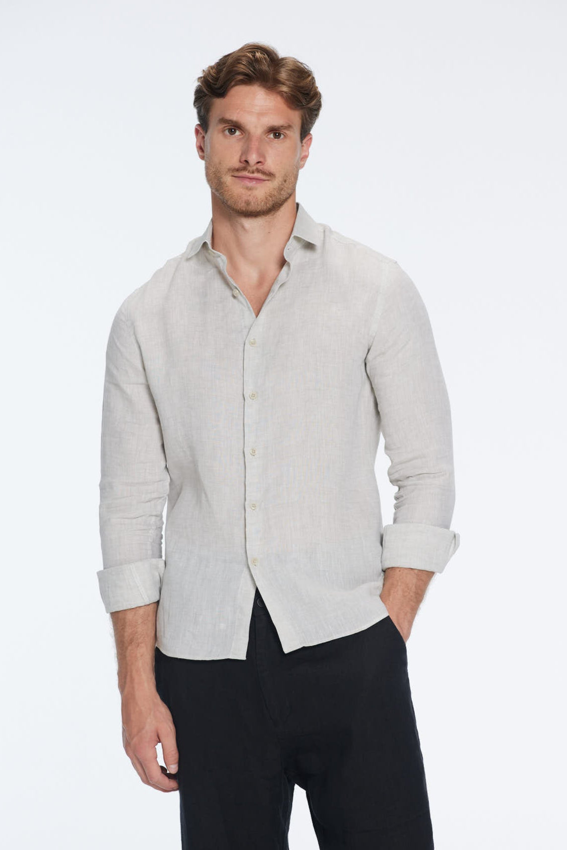 James Khaki Linen Slim-Fit Shirt | Moeva | Men Classic Collar Shirts | Each week unveils new pieces—luxury swimwear, fluid resort silhouettes, and elevated summer-to-evening essentials designed to carry you from coastal escapes to city nights.