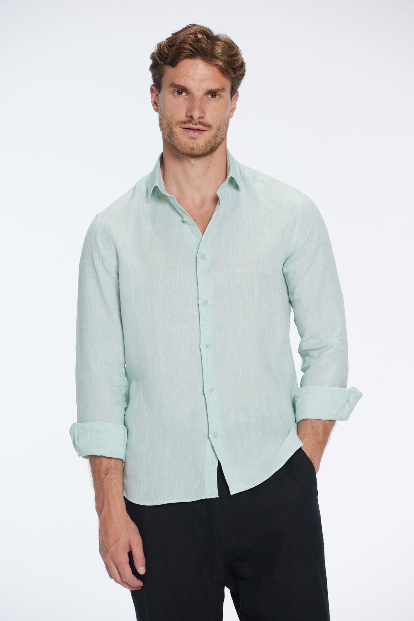 James Green Linen Slim-Fit Shirt | Moeva | Men Classic Collar Shirts | Each week unveils new pieces—luxury swimwear, fluid resort silhouettes, and elevated summer-to-evening essentials designed to carry you from coastal escapes to city nights.