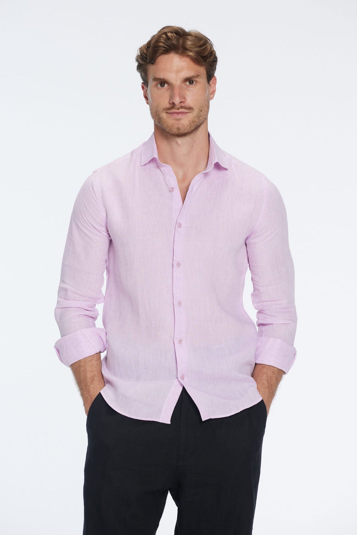 James Pink Linen Slim-Fit Shirt | Moeva | Men Classic Collar Shirts | Each week unveils new pieces—luxury swimwear, fluid resort silhouettes, and elevated summer-to-evening essentials designed to carry you from coastal escapes to city nights.