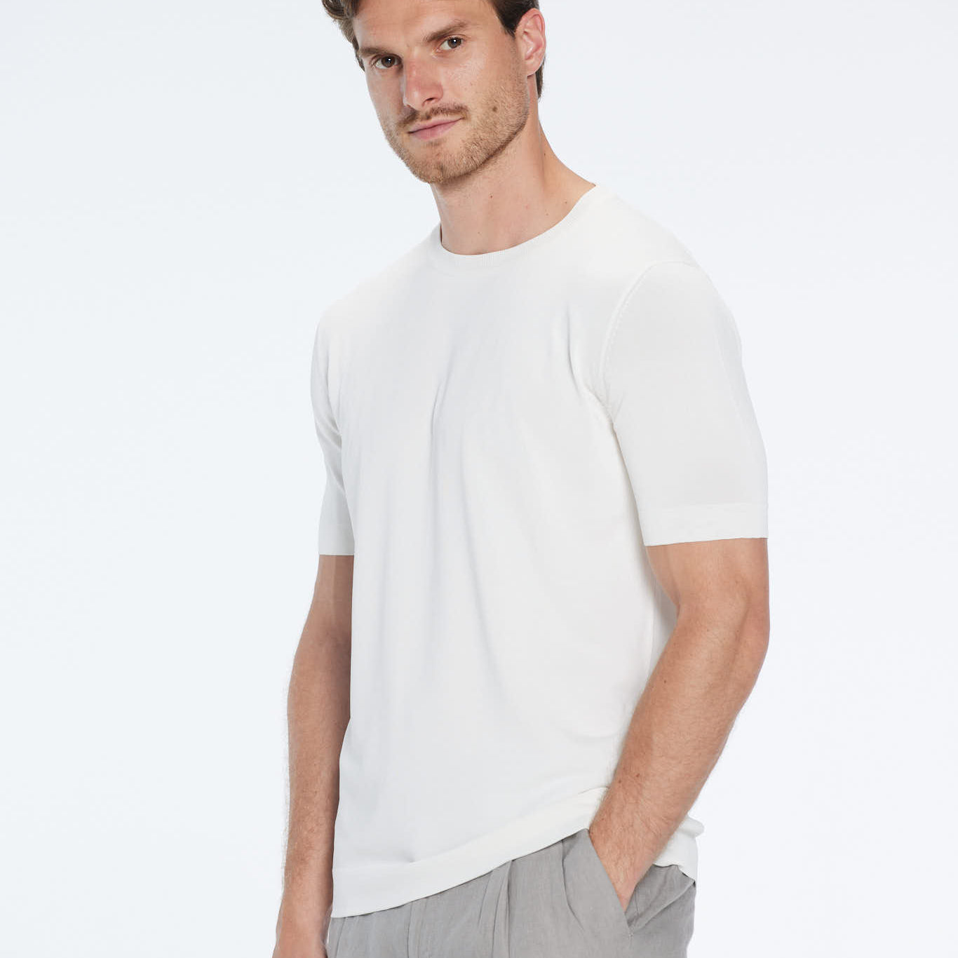 Oscar White Round Neck T-Shirt | Moeva | T-Shirt | Each week unveils new pieces—luxury swimwear, fluid resort silhouettes, and elevated summer-to-evening essentials designed to carry you from coastal escapes to city nights.