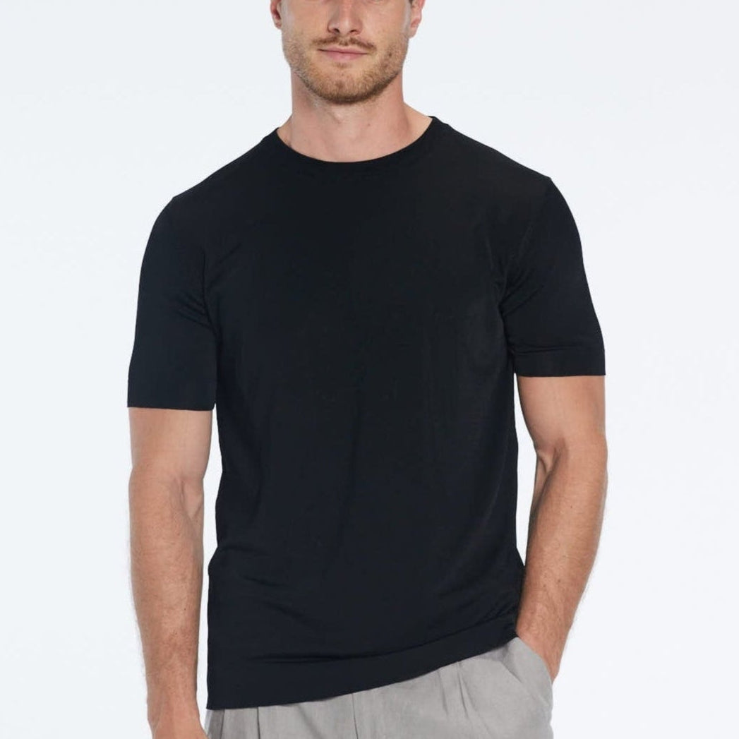 Oscar Black Round Neck T-Shirt | Moeva | T-Shirt | Each week unveils new pieces—luxury swimwear, fluid resort silhouettes, and elevated summer-to-evening essentials designed to carry you from coastal escapes to city nights.