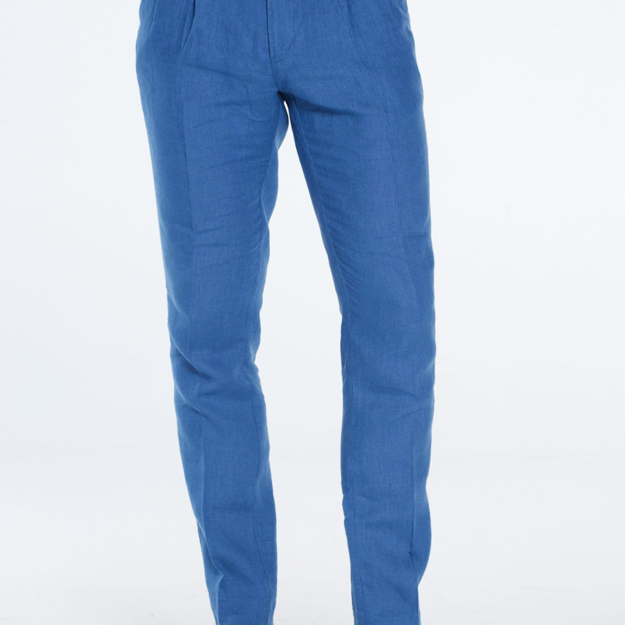 Enzo Azure Linen Straight-Leg Pants | Moeva | Pants | Each week unveils new pieces—luxury swimwear, fluid resort silhouettes, and elevated summer-to-evening essentials designed to carry you from coastal escapes to city nights.