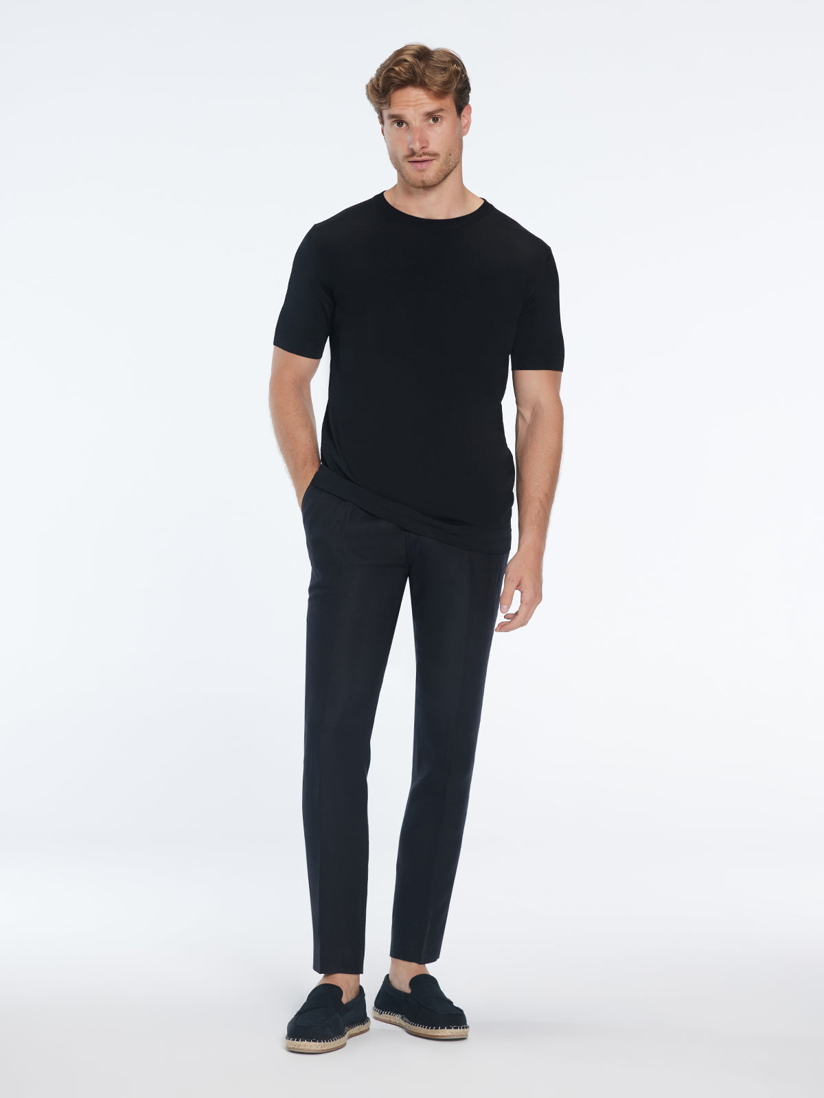 Enzo Black Linen Straight-Leg Pants | Moeva | Pants | Each week unveils new pieces—luxury swimwear, fluid resort silhouettes, and elevated summer-to-evening essentials designed to carry you from coastal escapes to city nights.