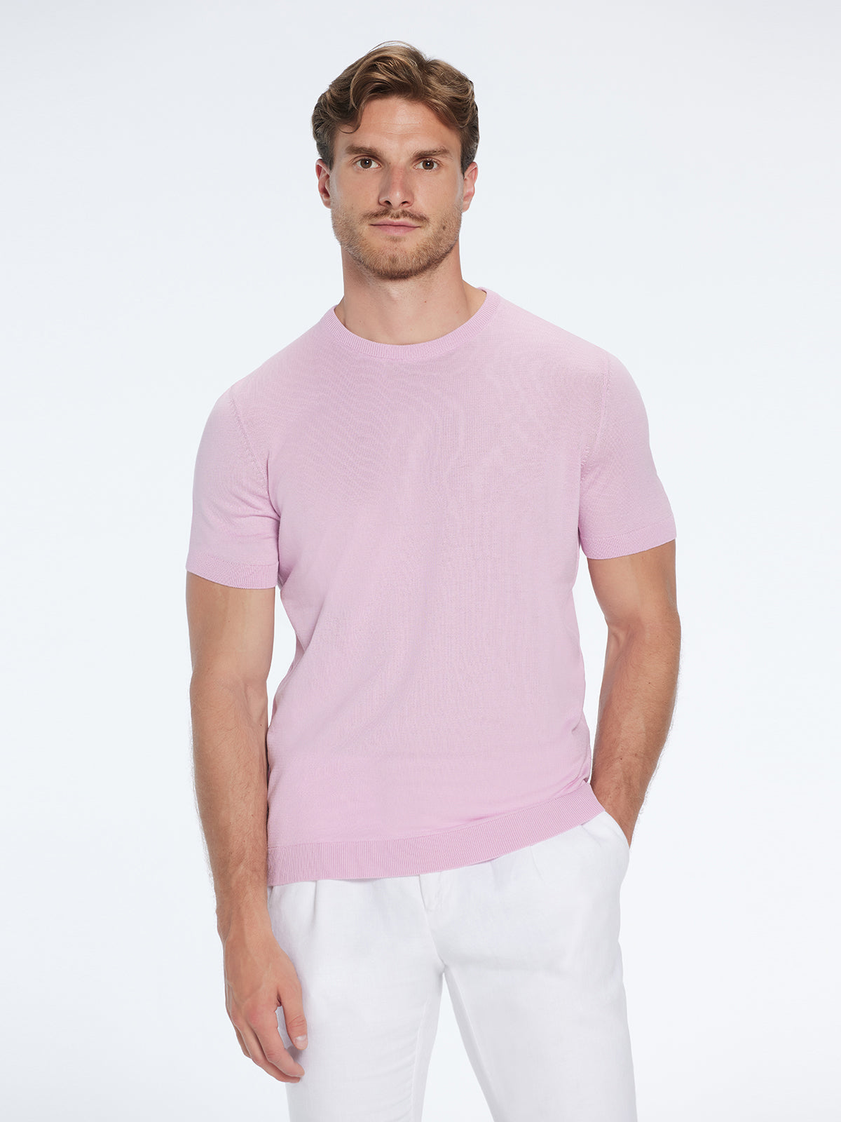 Baron Pink Round-Neck Cotton T-Shirt | Moeva | T-Shirt | Each week unveils new pieces—luxury swimwear, fluid resort silhouettes, and elevated summer-to-evening essentials designed to carry you from coastal escapes to city nights.