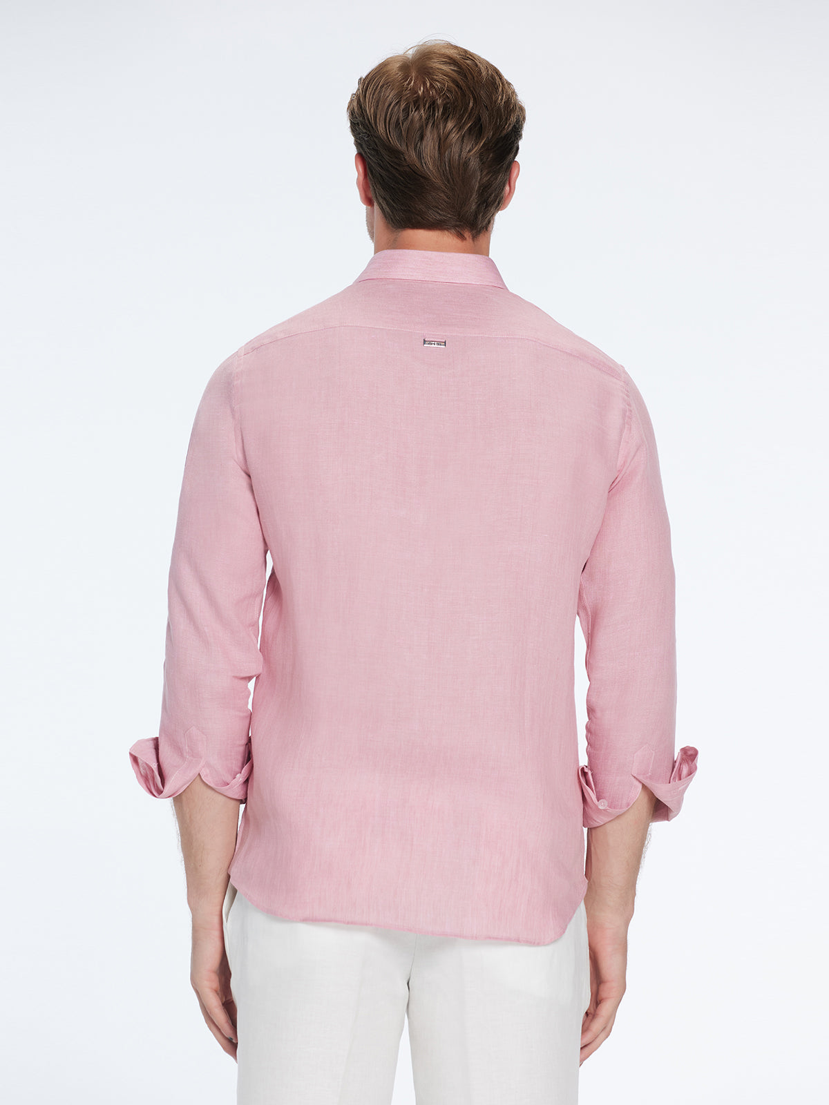 Harry Pink Linen Shirt with Spread Collar | Moeva | Shirt | Each week unveils new pieces—luxury swimwear, fluid resort silhouettes, and elevated summer-to-evening essentials designed to carry you from coastal escapes to city nights.