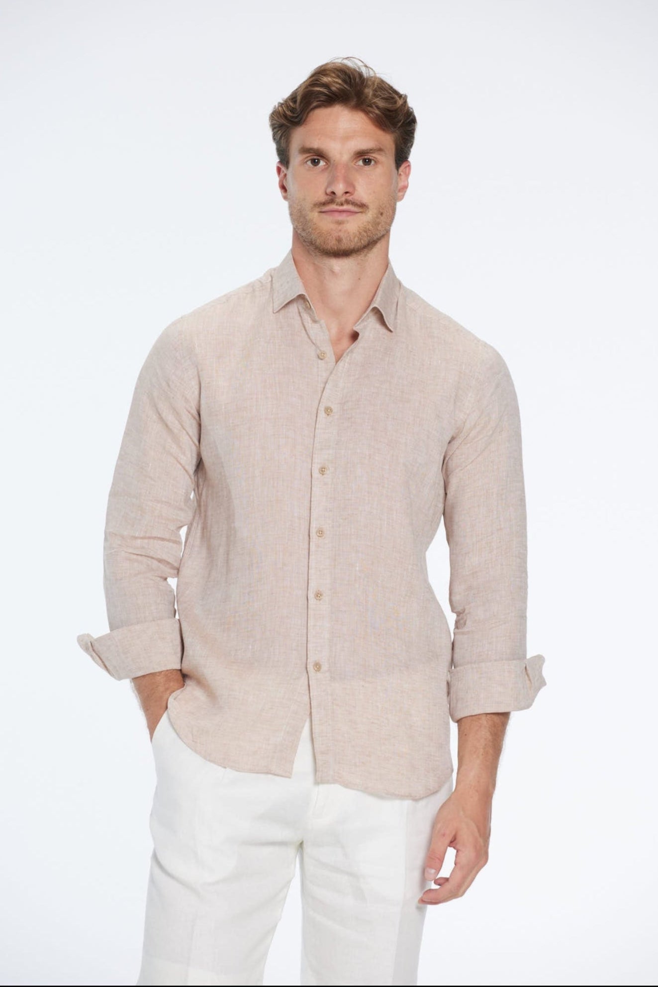 Harry Nude Linen Shirt with Spread Collar | Moeva | Men Classic Collar Shirts | Each week unveils new pieces—luxury swimwear, fluid resort silhouettes, and elevated summer-to-evening essentials designed to carry you from coastal escapes to city nights.