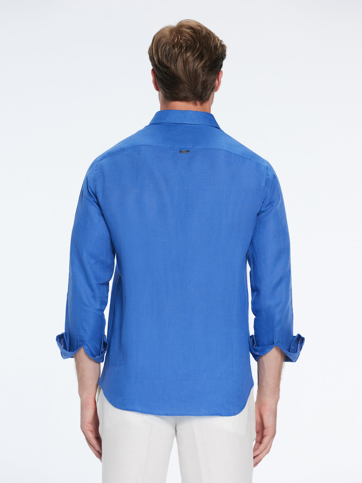 Harry Sax Blue Linen Shirt with Spread Collar | Moeva | Shirt | Each week unveils new pieces—luxury swimwear, fluid resort silhouettes, and elevated summer-to-evening essentials designed to carry you from coastal escapes to city nights.