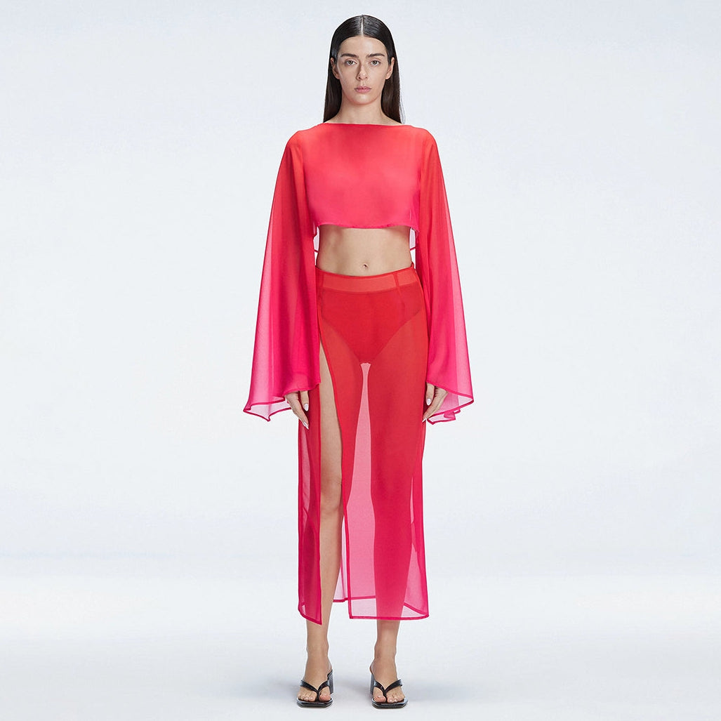 Samantha Pink Optical Long Sleeve Crop Top | Moeva | Crop Top | Each week unveils new pieces—luxury swimwear, fluid resort silhouettes, and elevated summer-to-evening essentials designed to carry you from coastal escapes to city nights.