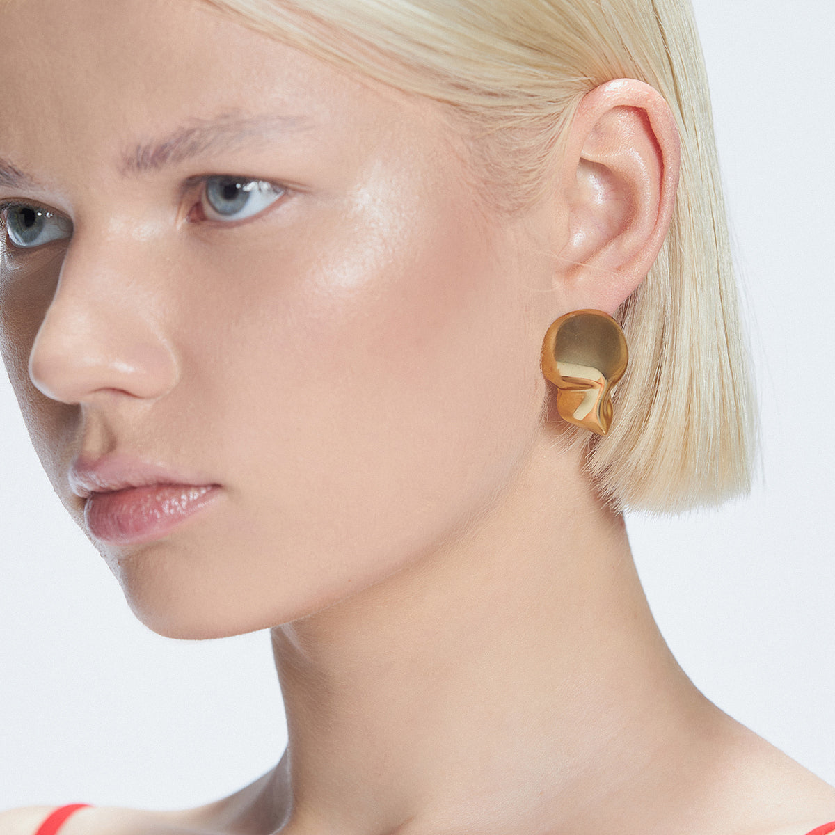 Tyla Gold Earrings | Moeva | Earring | Each week unveils new pieces—luxury swimwear, fluid resort silhouettes, and elevated summer-to-evening essentials designed to carry you from coastal escapes to city nights.